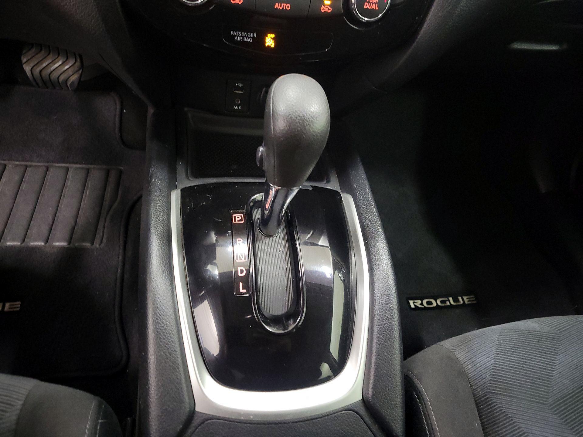 Thumbnail: 2016 Nissan Rogue - 18