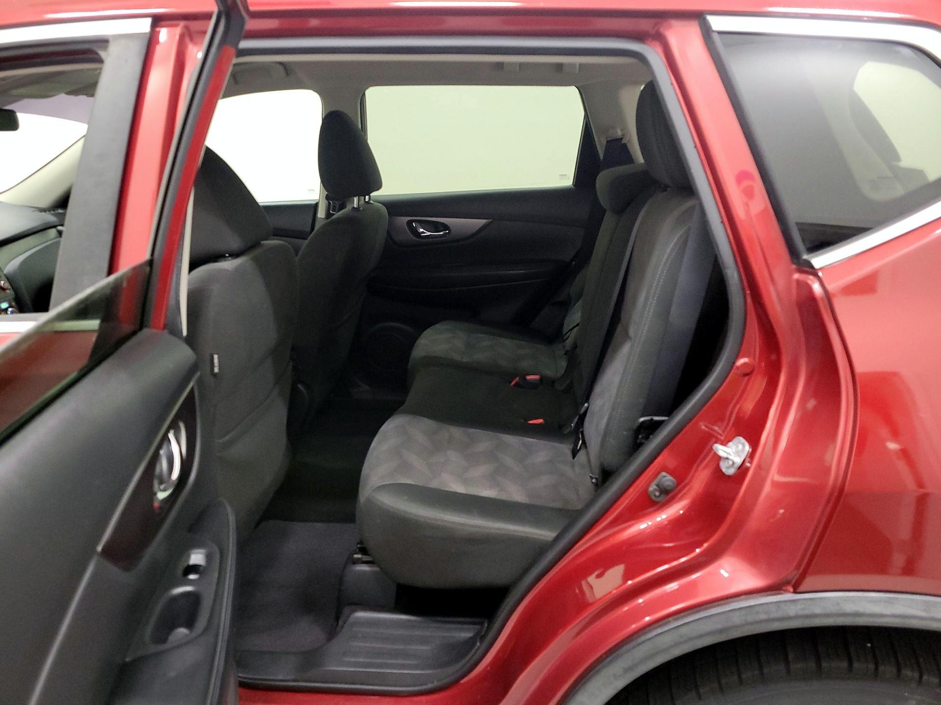 Thumbnail: 2016 Nissan Rogue - 19