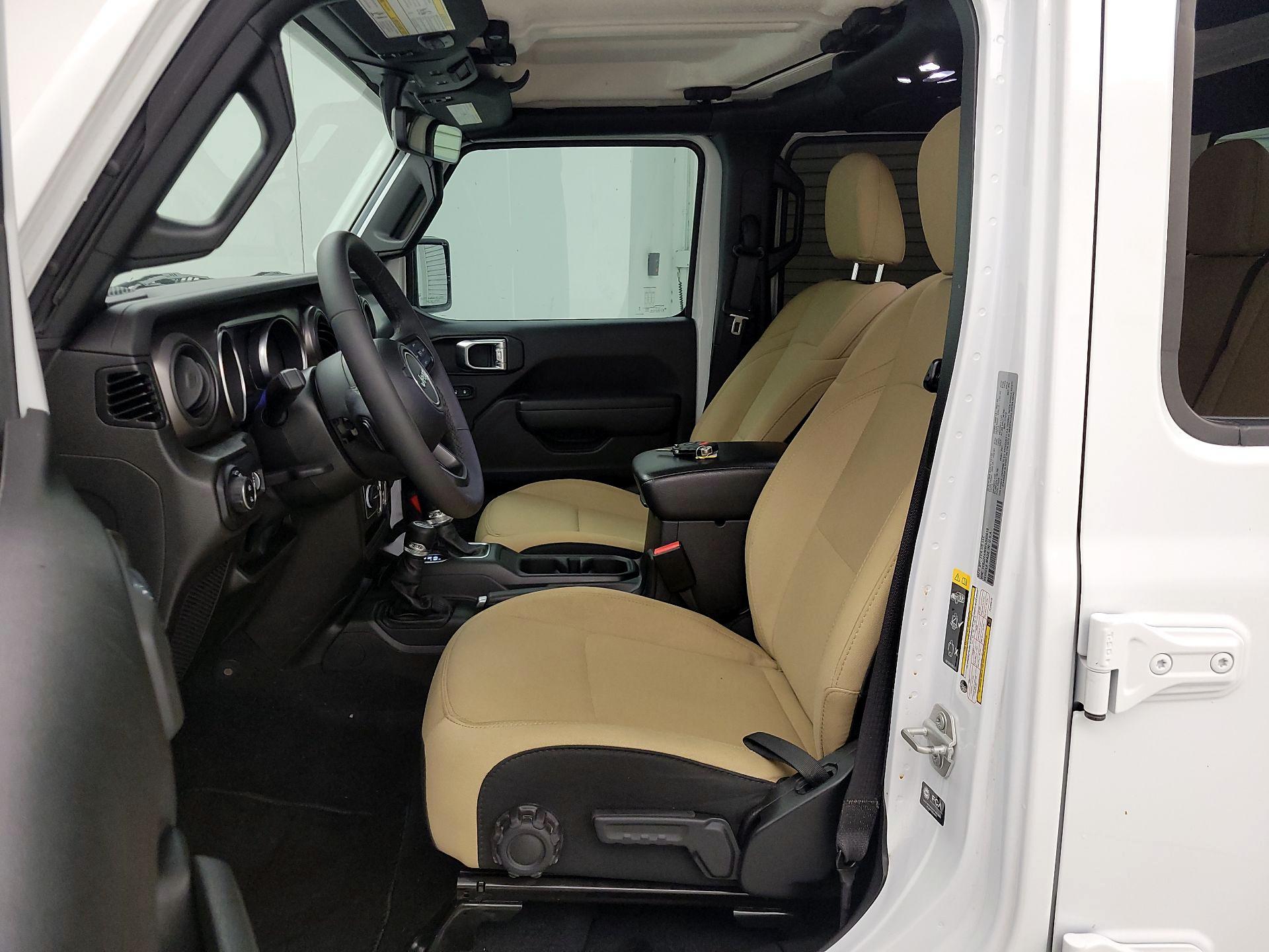 Thumbnail: 2023 Jeep Gladiator - 11