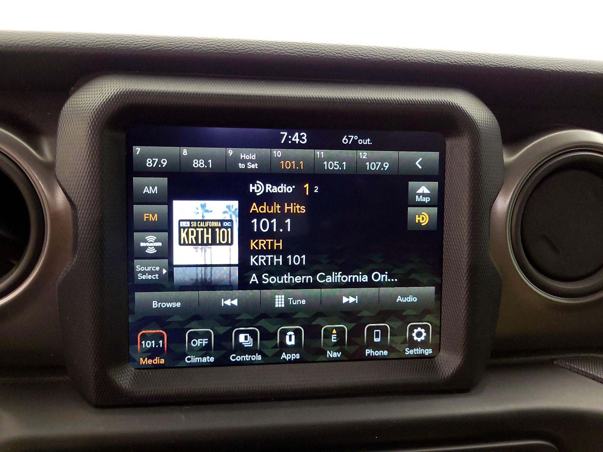 Thumbnail: 2023 Jeep Gladiator - 16