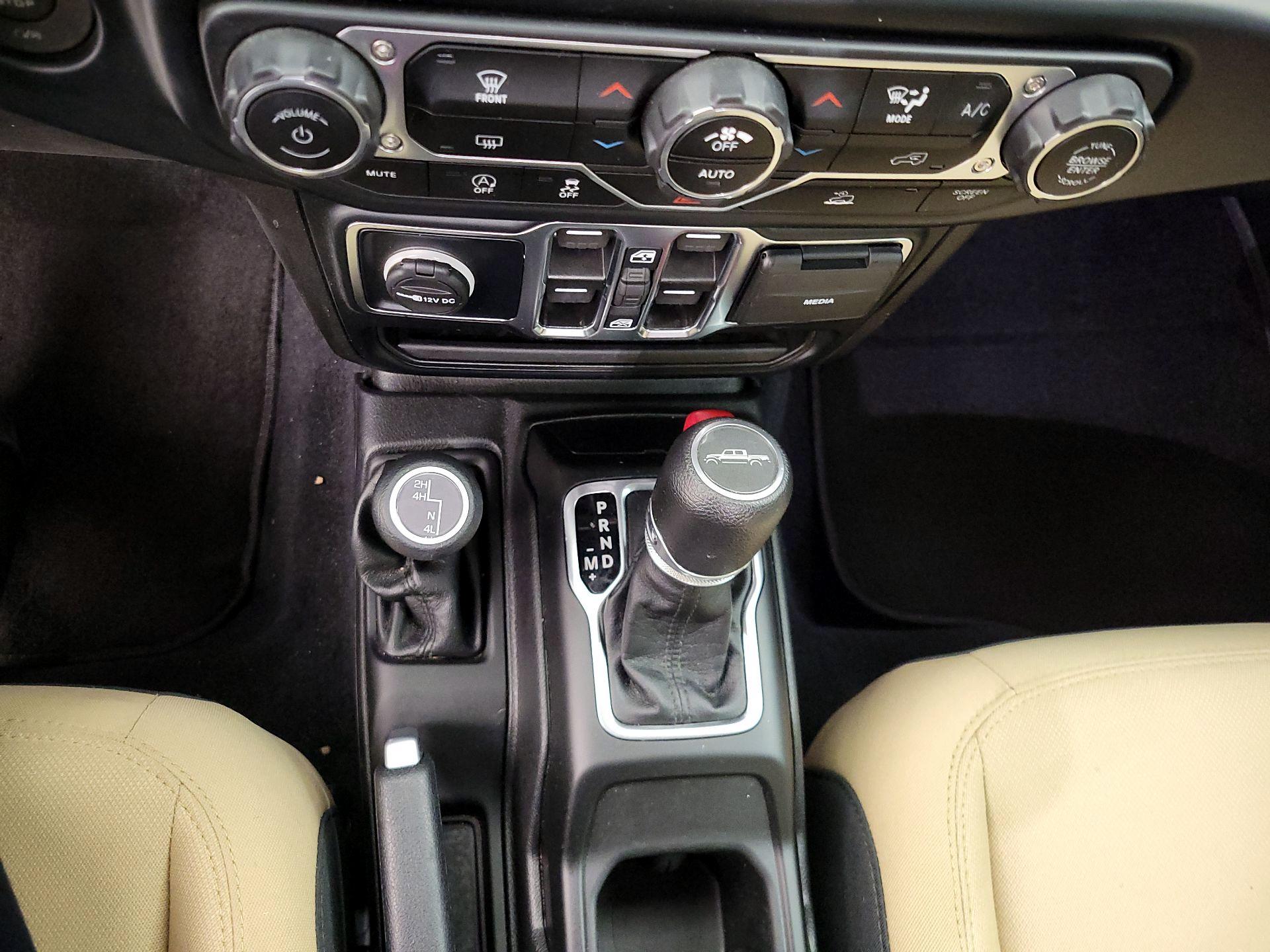 Thumbnail: 2023 Jeep Gladiator - 18