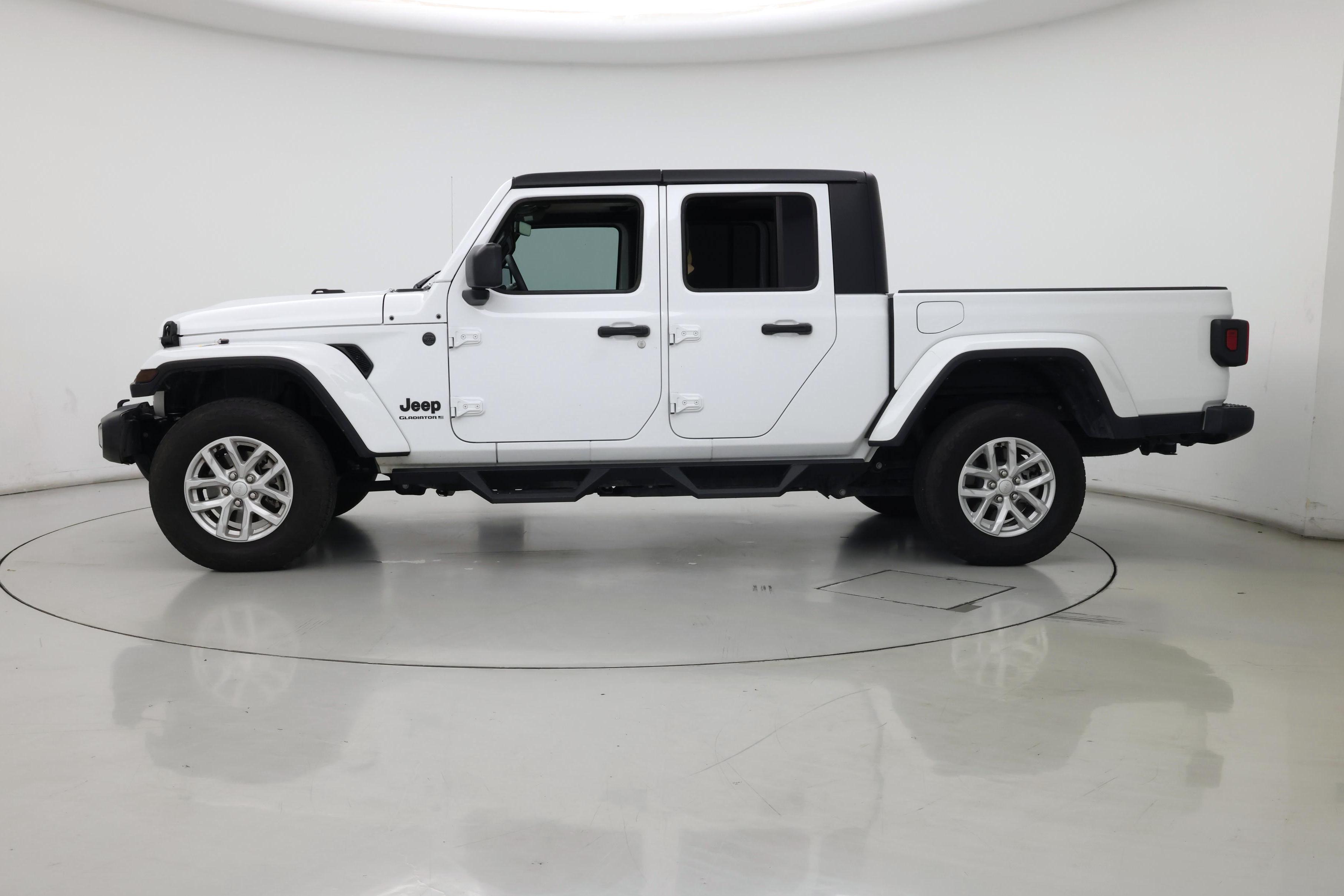 Thumbnail: 2023 Jeep Gladiator - 3