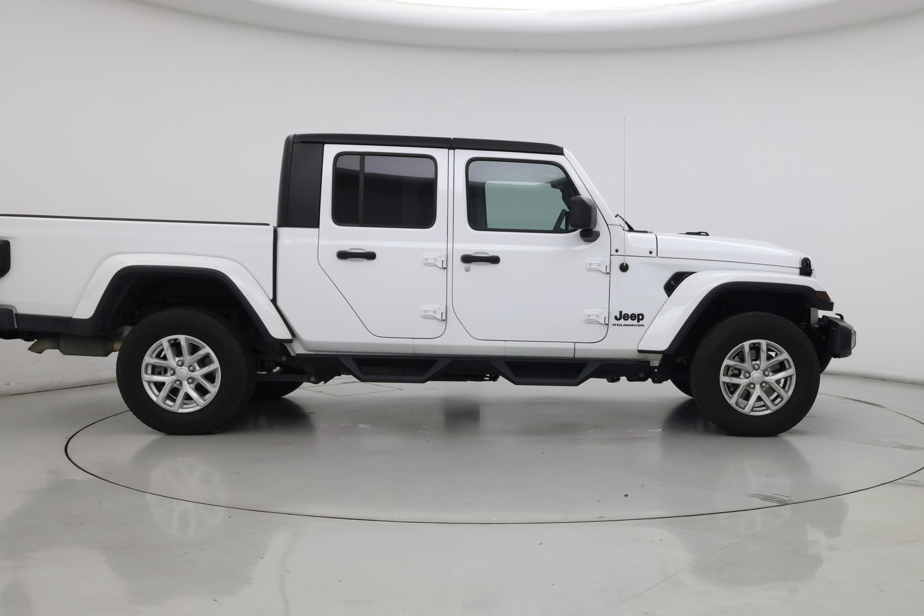 Thumbnail: 2023 Jeep Gladiator - 7
