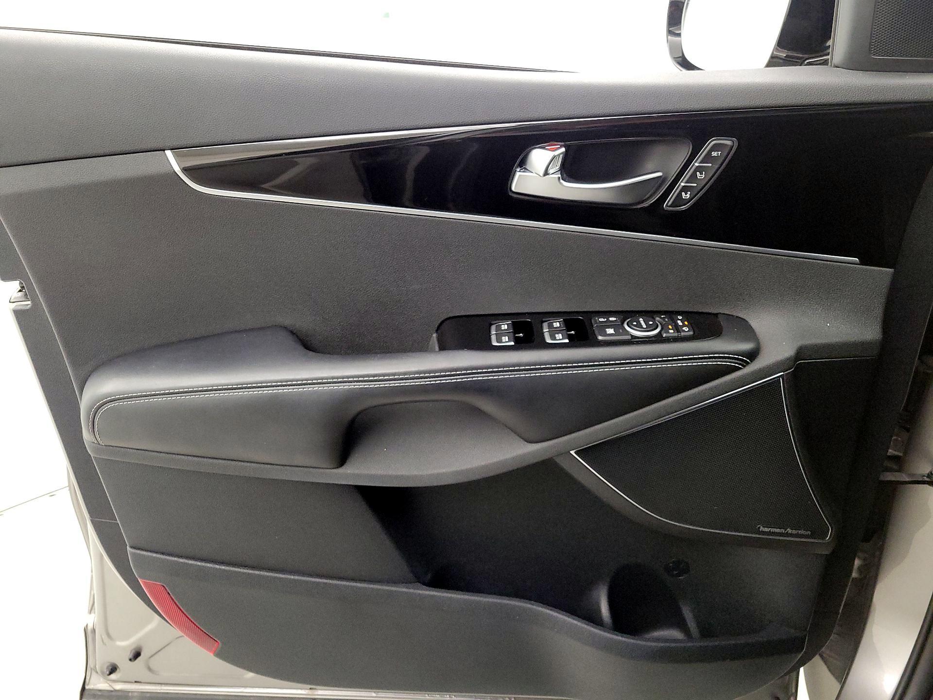 Thumbnail: 2019 Kia Sorento - 12