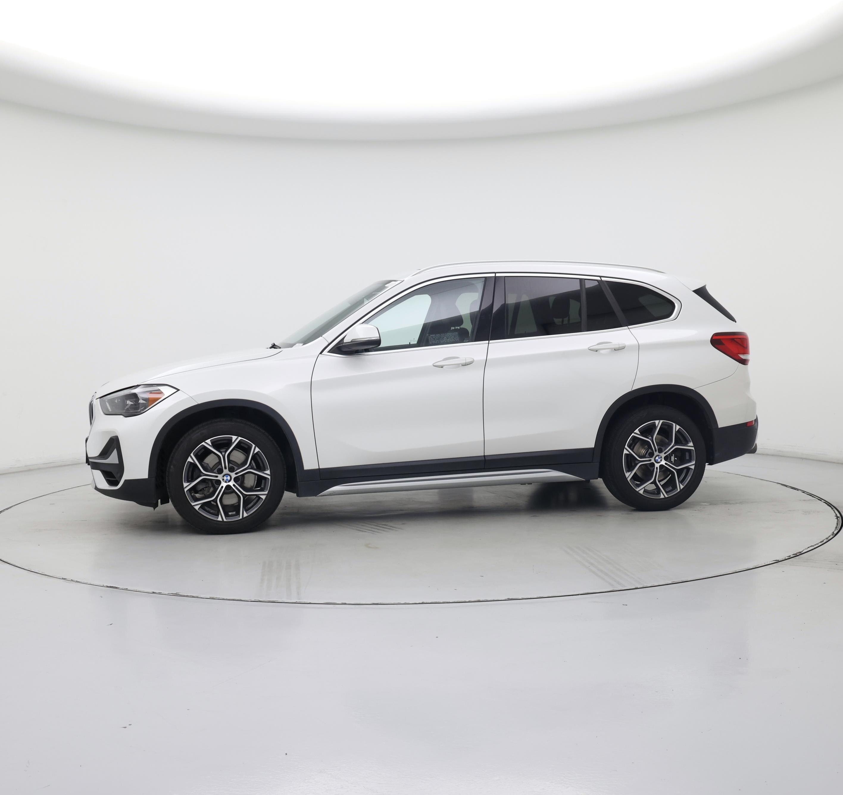 Thumbnail: 2021 BMW X1 - 3
