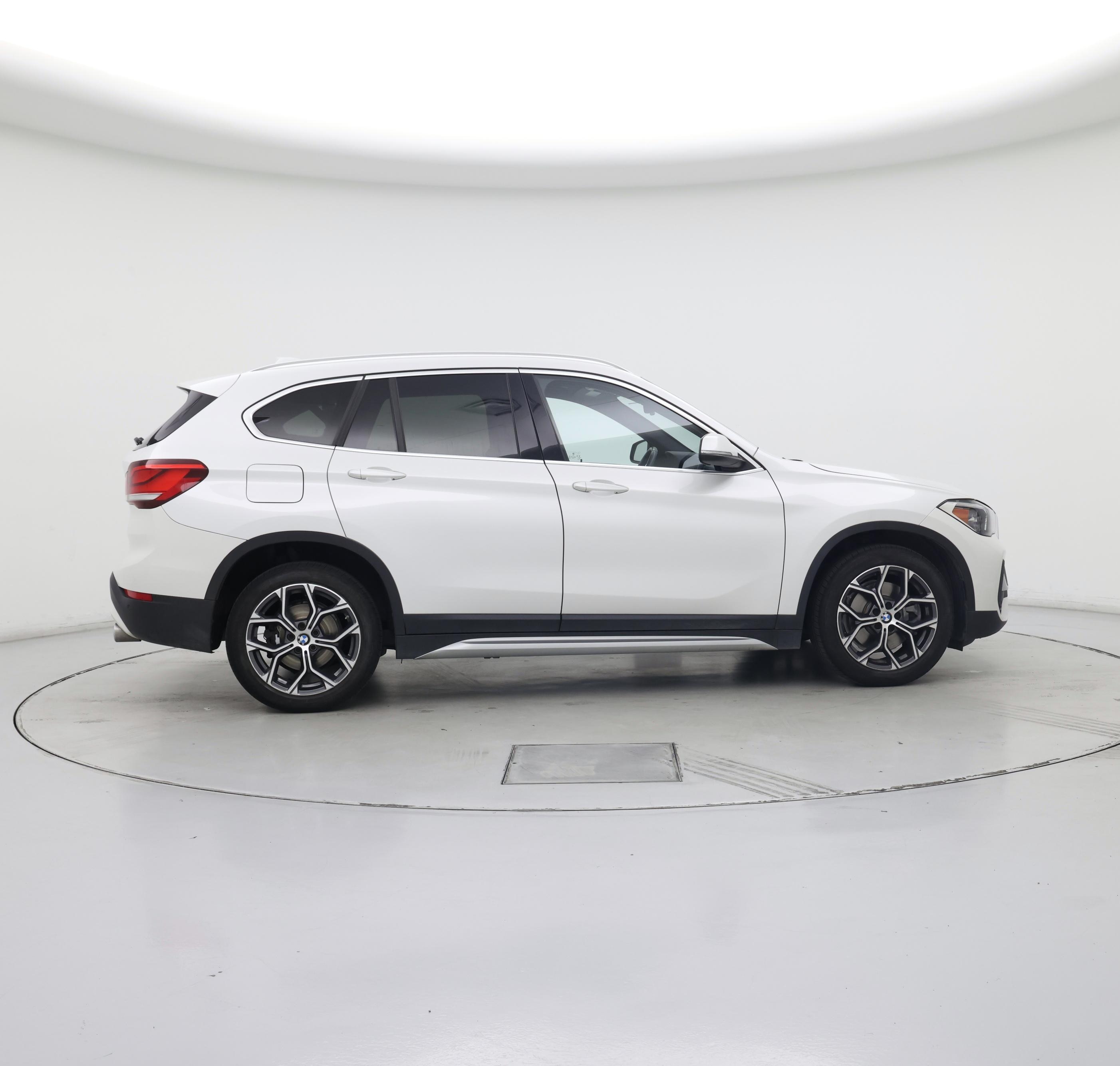 Thumbnail: 2021 BMW X1 - 7
