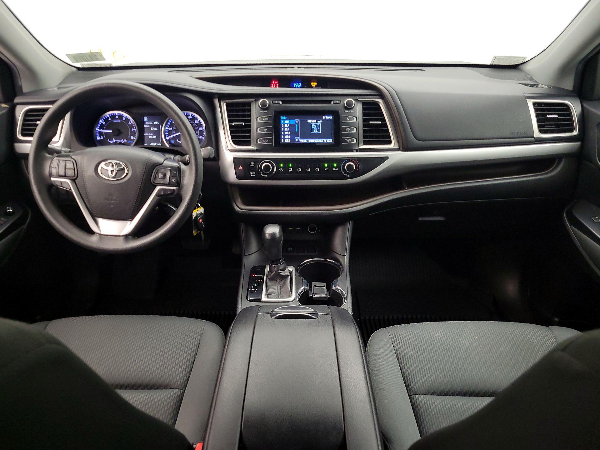 Thumbnail: 2019 Toyota Highlander - 9