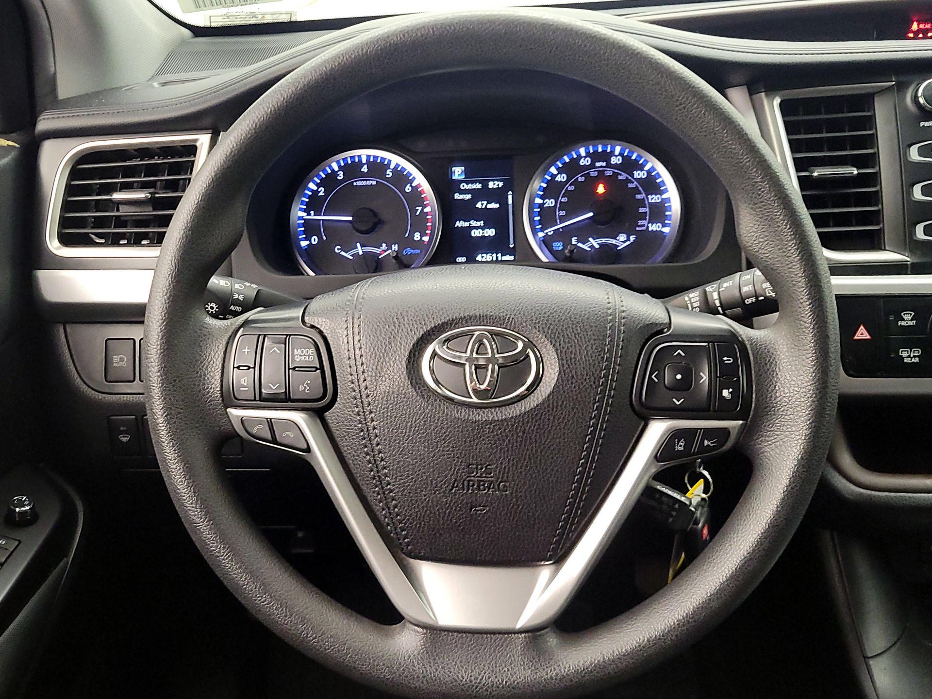 Thumbnail: 2019 Toyota Highlander - 10