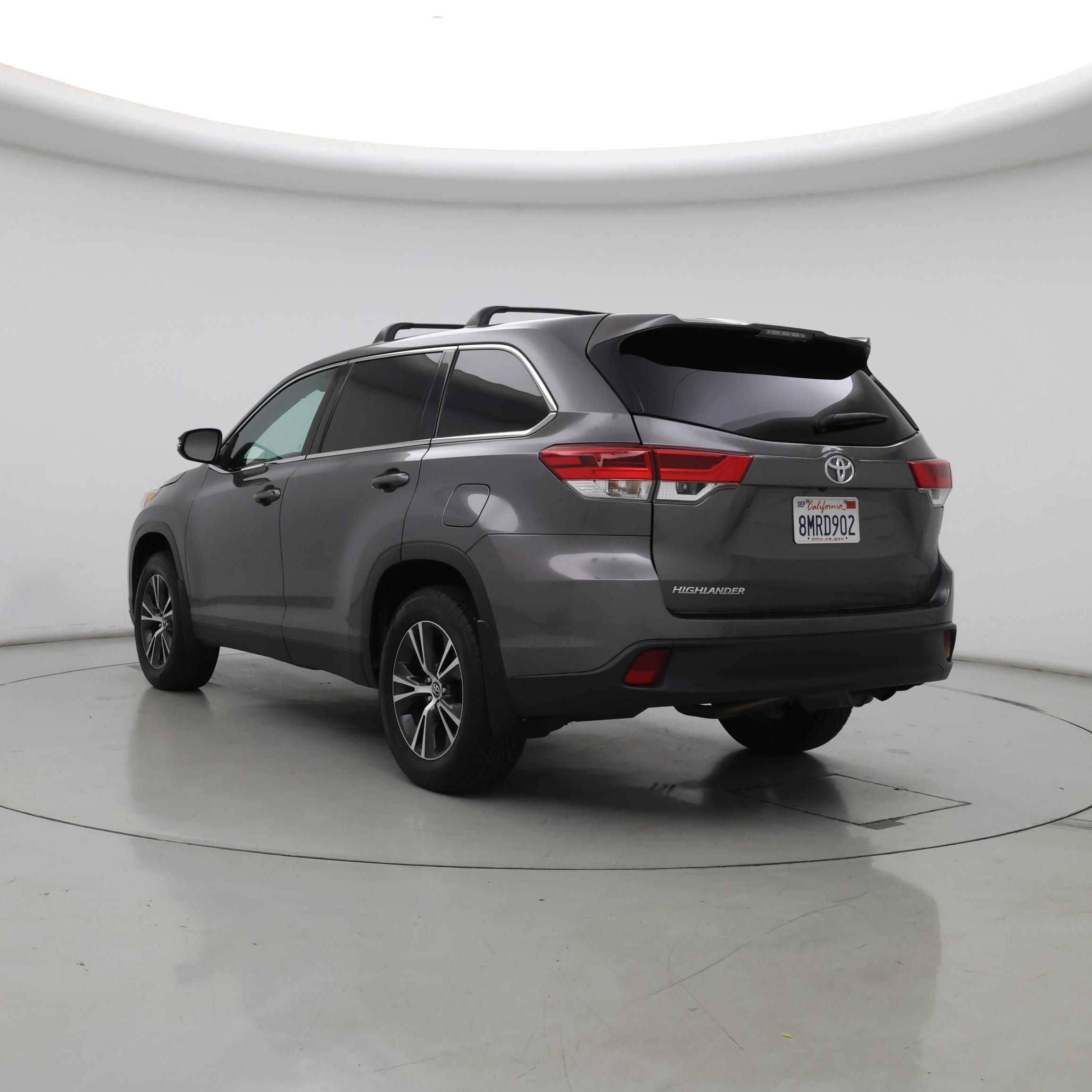 Thumbnail: 2019 Toyota Highlander - 2