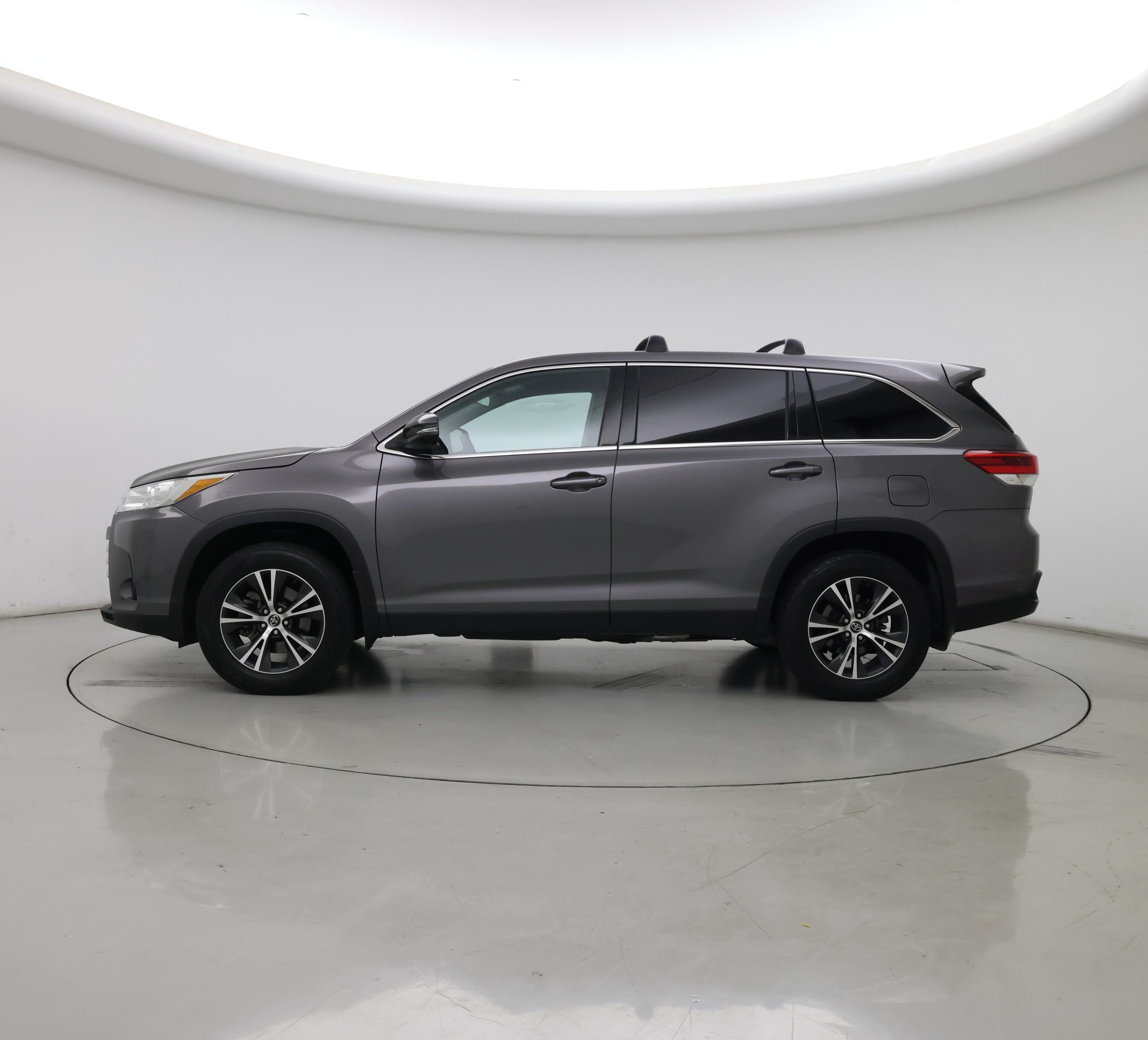 Thumbnail: 2019 Toyota Highlander - 3