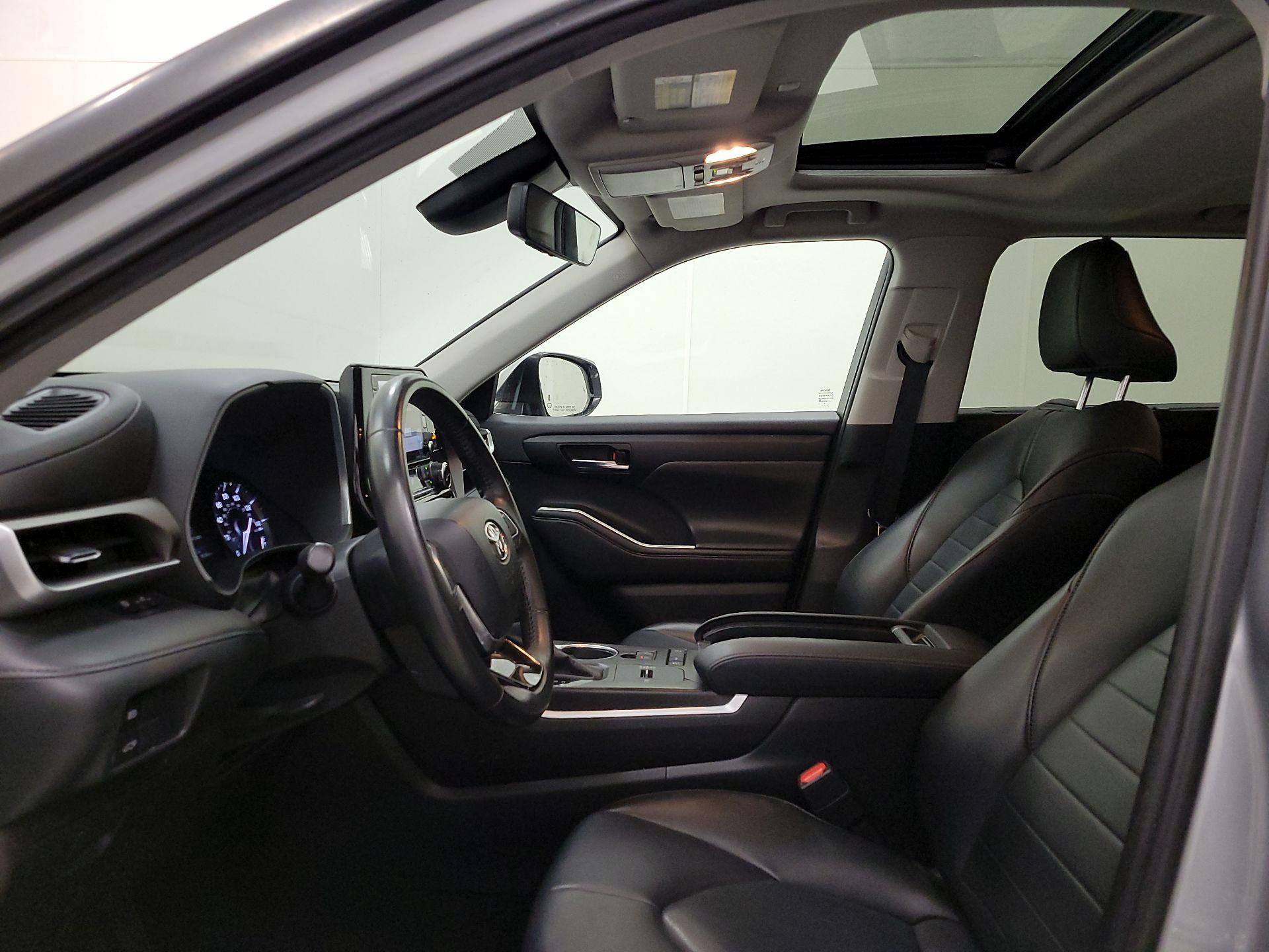 Thumbnail: 2020 Toyota Highlander - 19