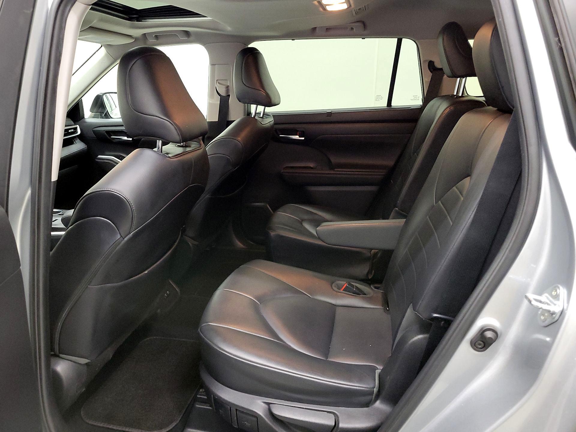 Thumbnail: 2020 Toyota Highlander - 20