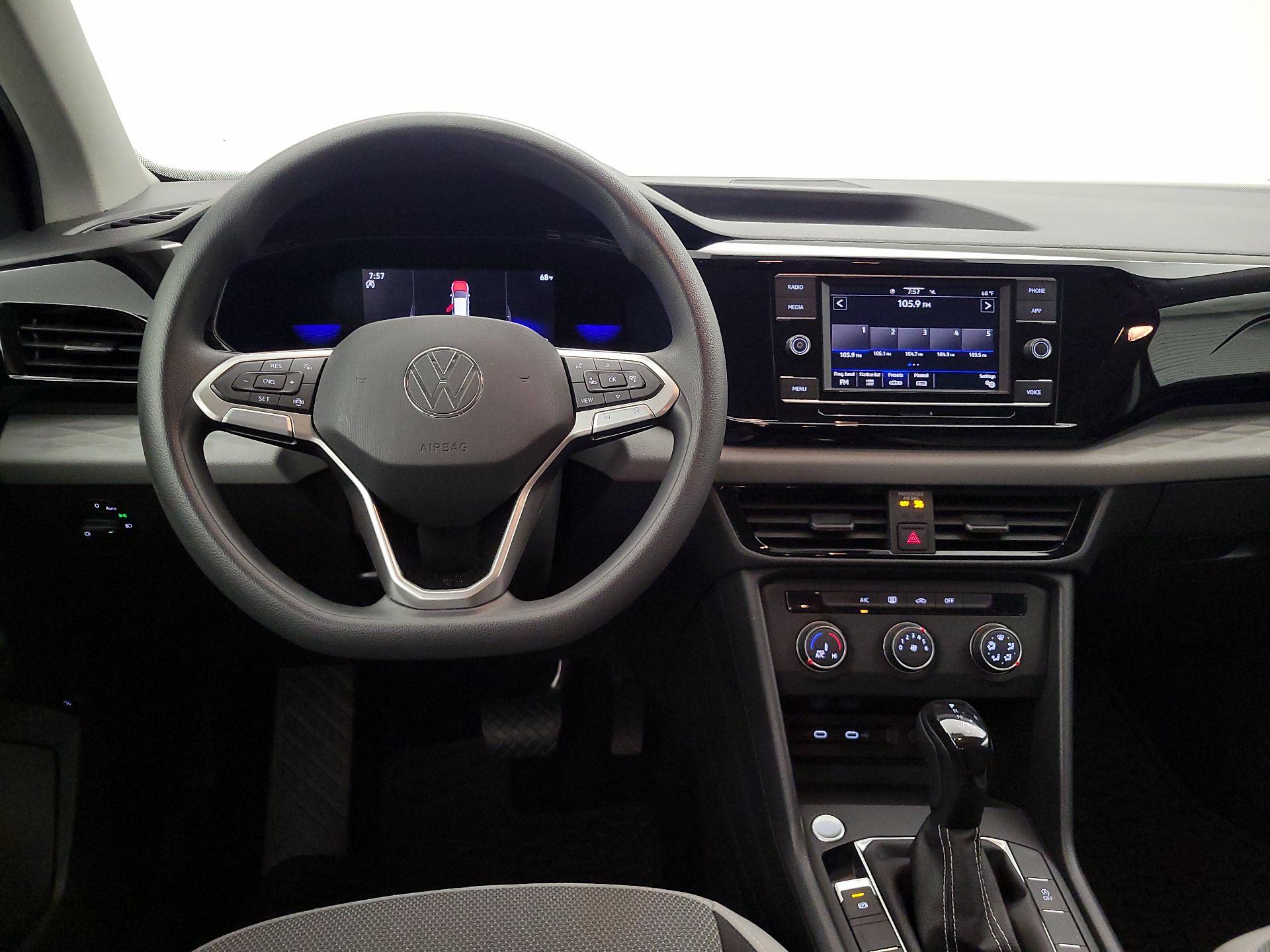 Thumbnail: 2022 Volkswagen Taos - 10