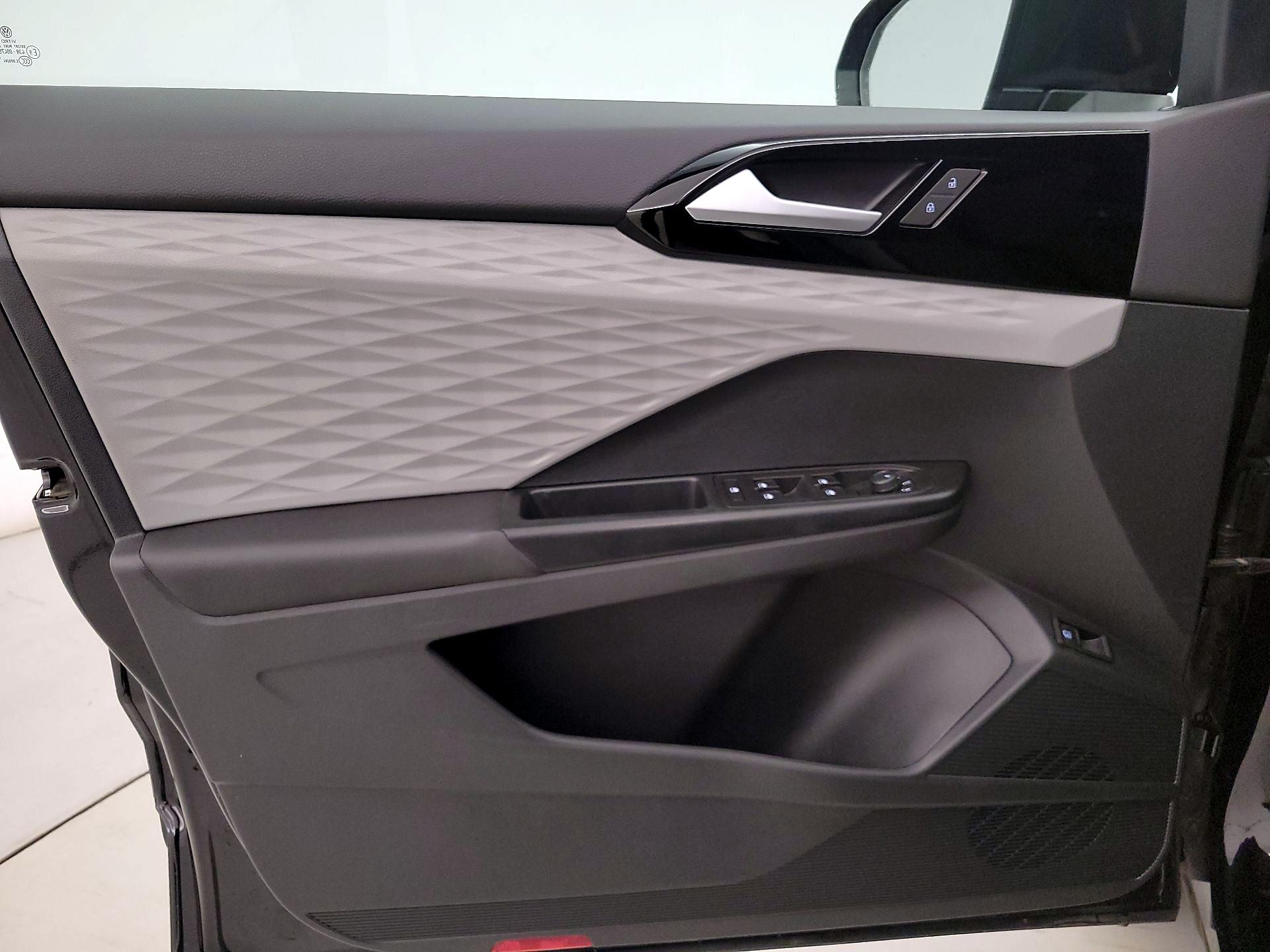 Thumbnail: 2022 Volkswagen Taos - 12