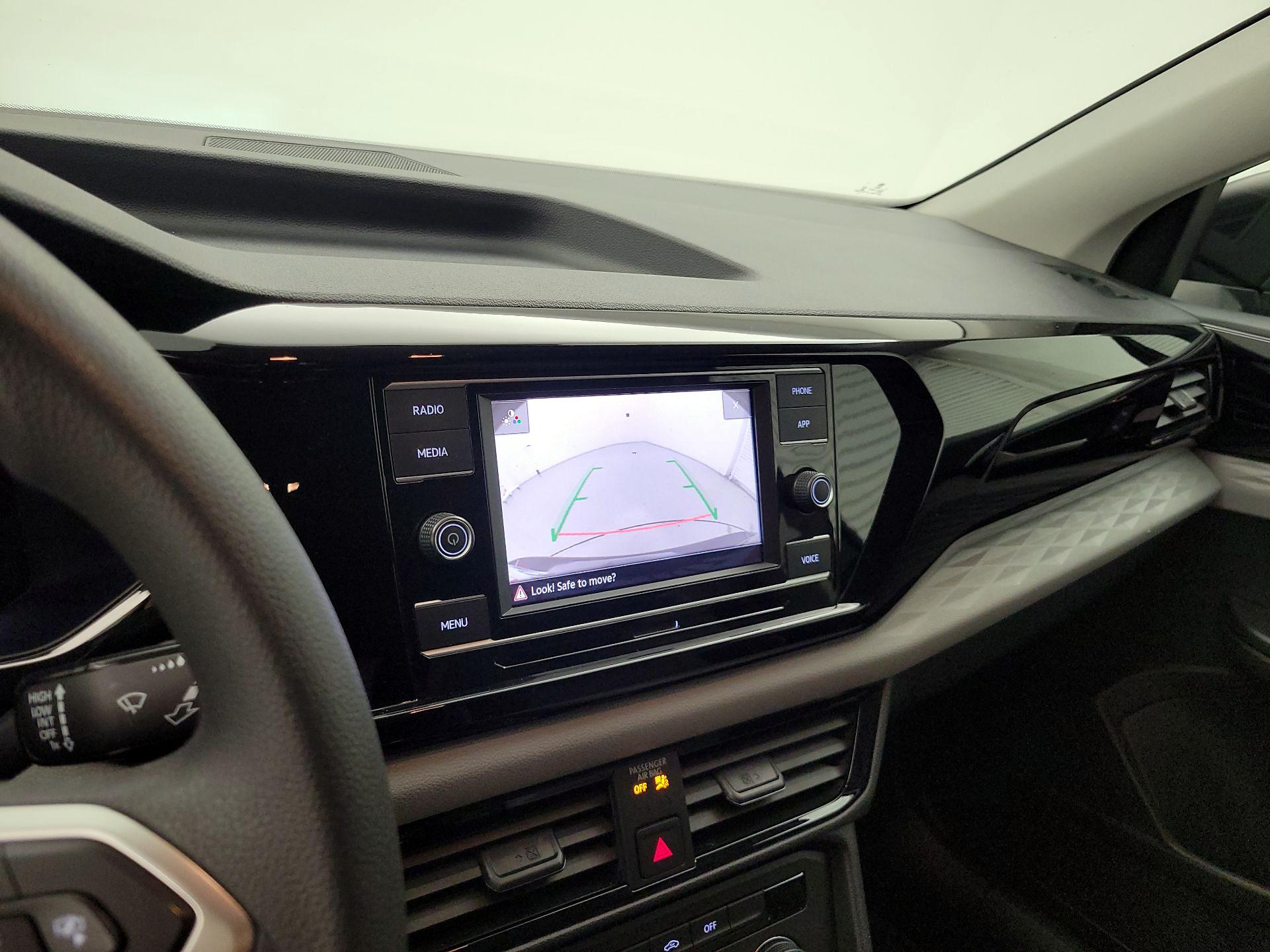 Thumbnail: 2022 Volkswagen Taos - 14