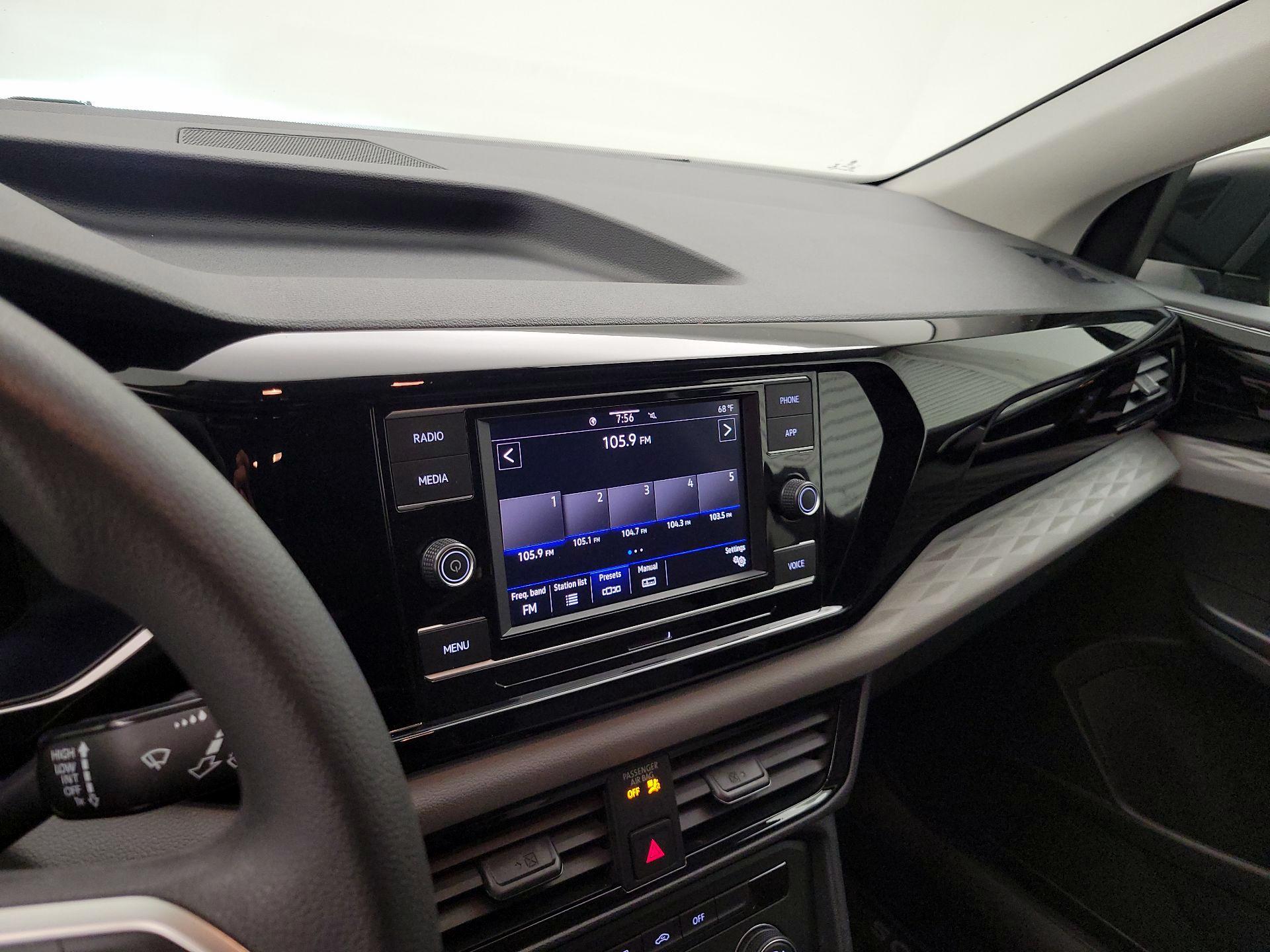 Thumbnail: 2022 Volkswagen Taos - 15