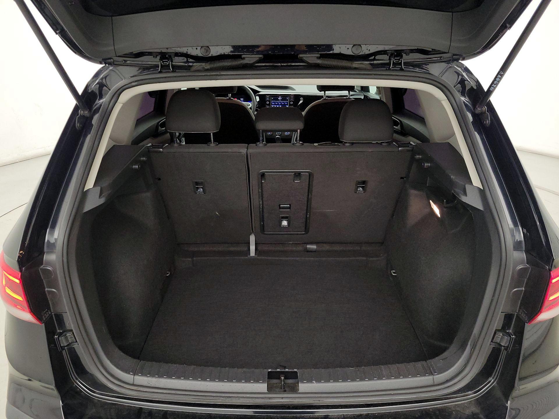 Thumbnail: 2022 Volkswagen Taos - 20