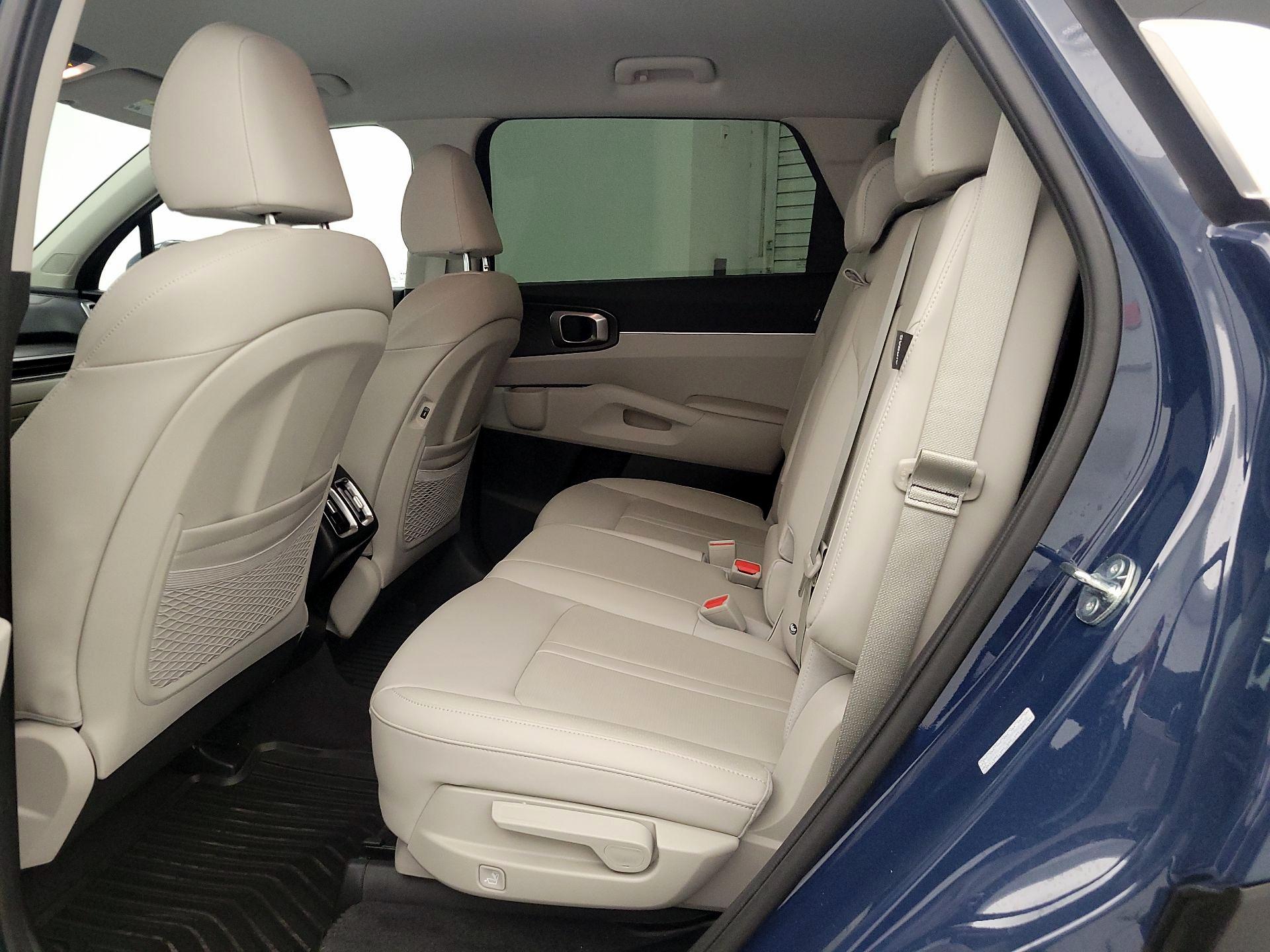 Thumbnail: 2025 Kia Sorento - 19