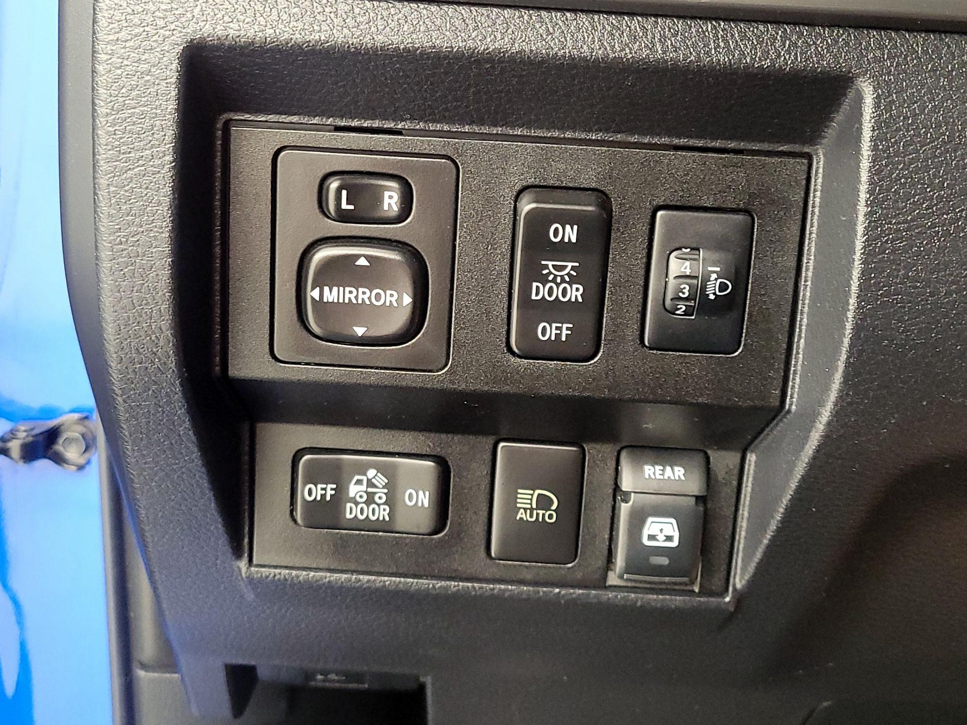 Thumbnail: 2019 Toyota Tundra - 13