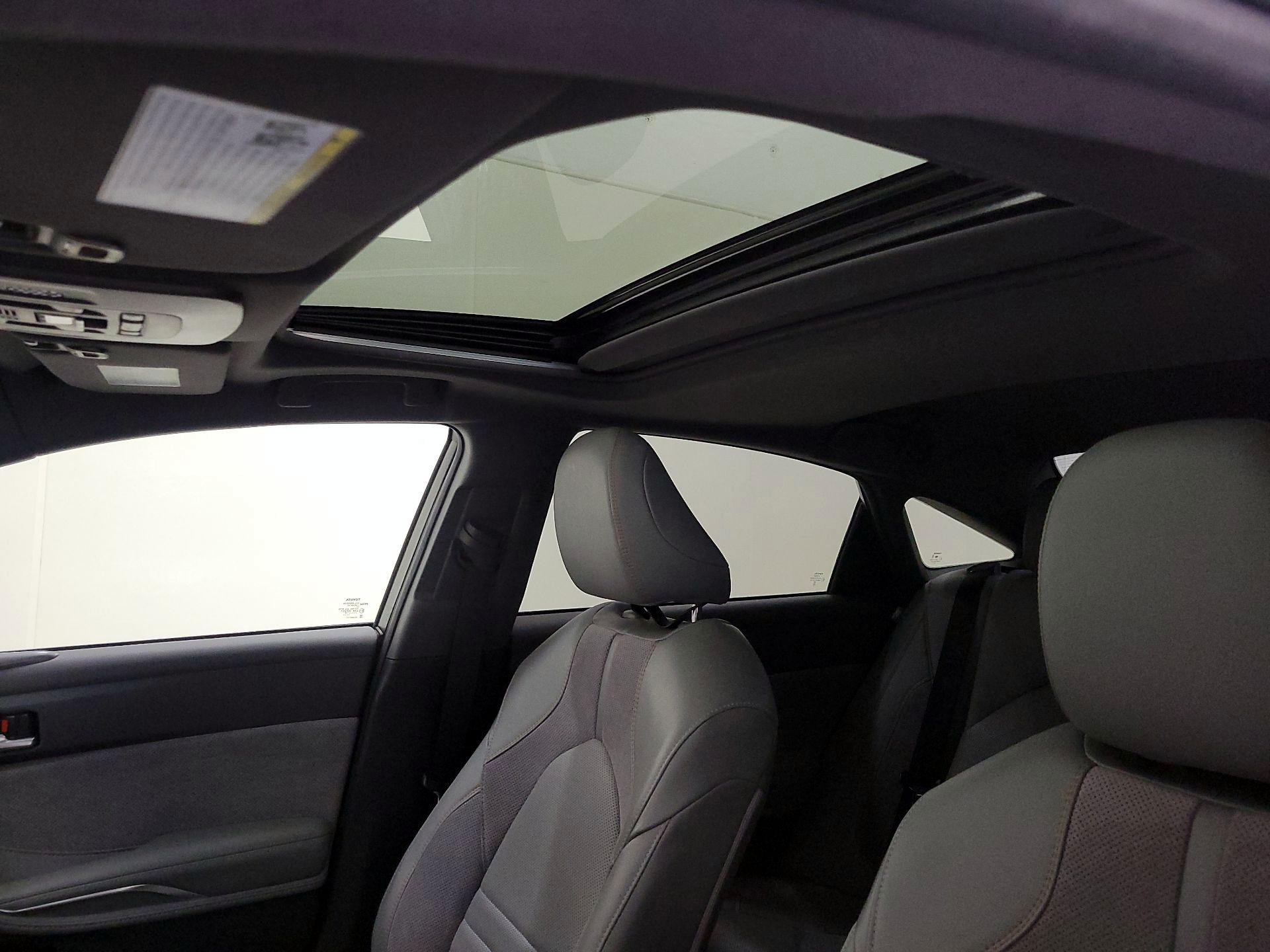 Thumbnail: 2019 Toyota Avalon - 19