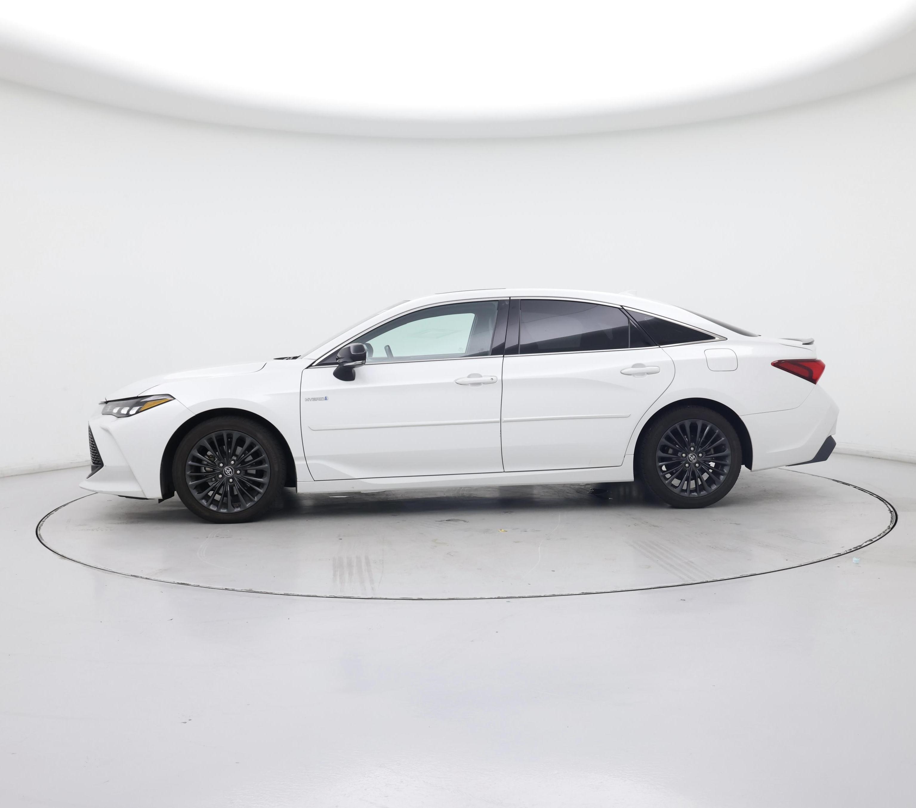 Thumbnail: 2019 Toyota Avalon - 3