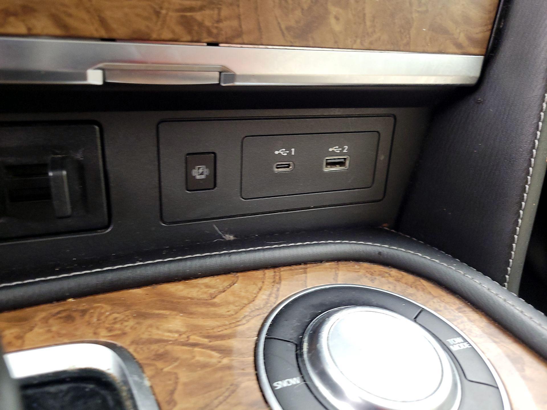 Thumbnail: 2021 Nissan Armada - 18