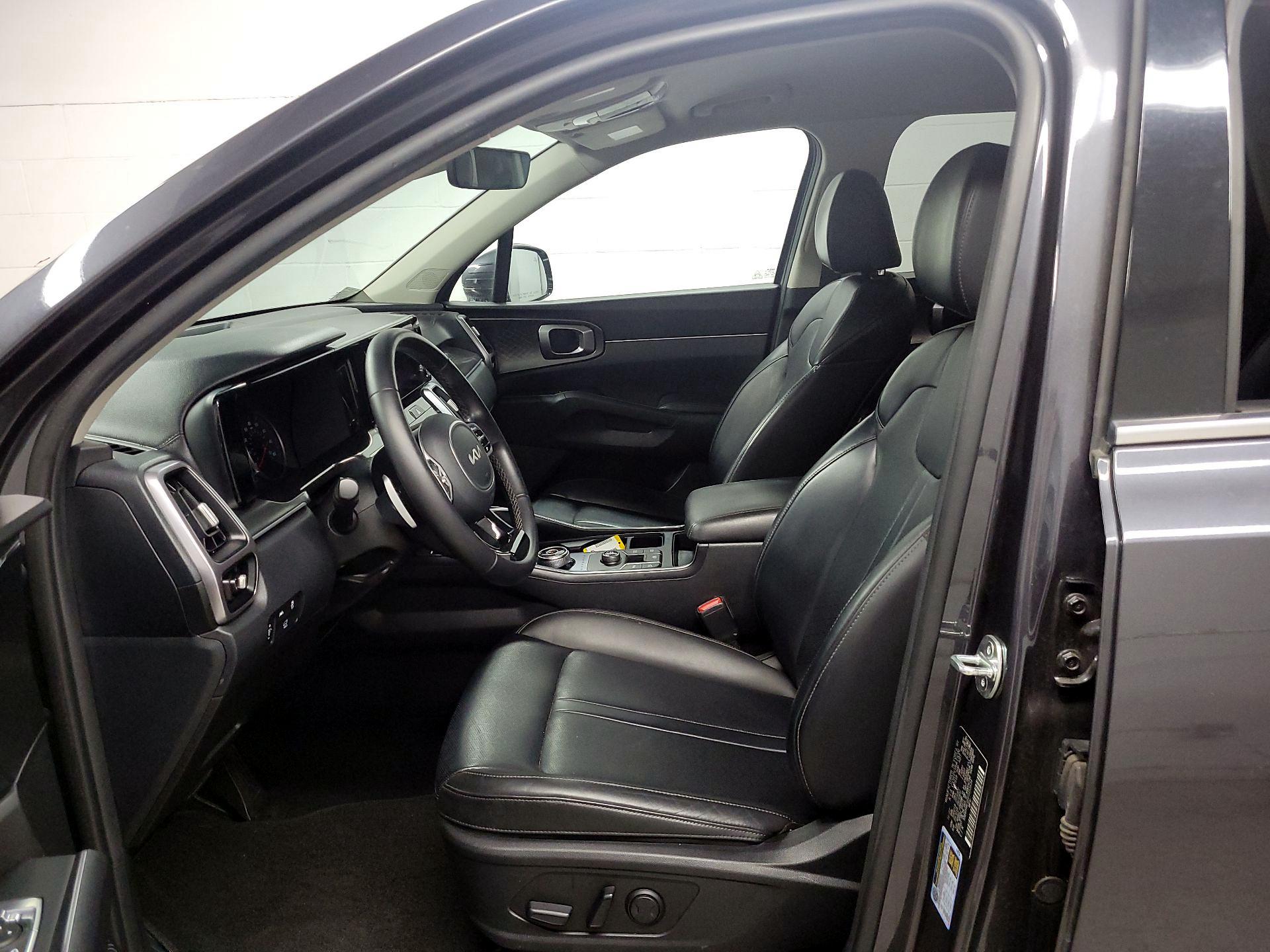 Thumbnail: 2023 Kia Sorento - 11
