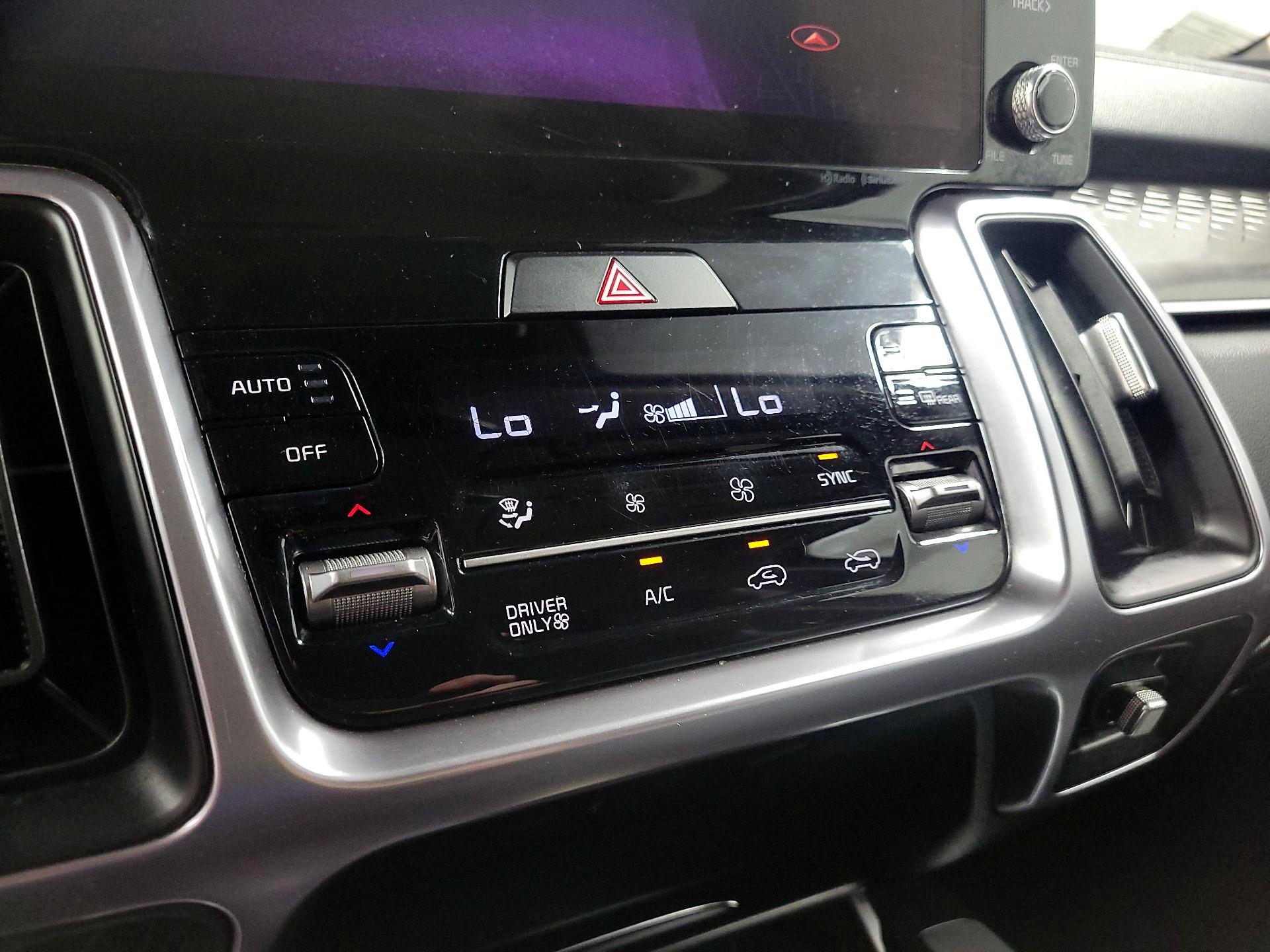 Thumbnail: 2023 Kia Sorento - 14
