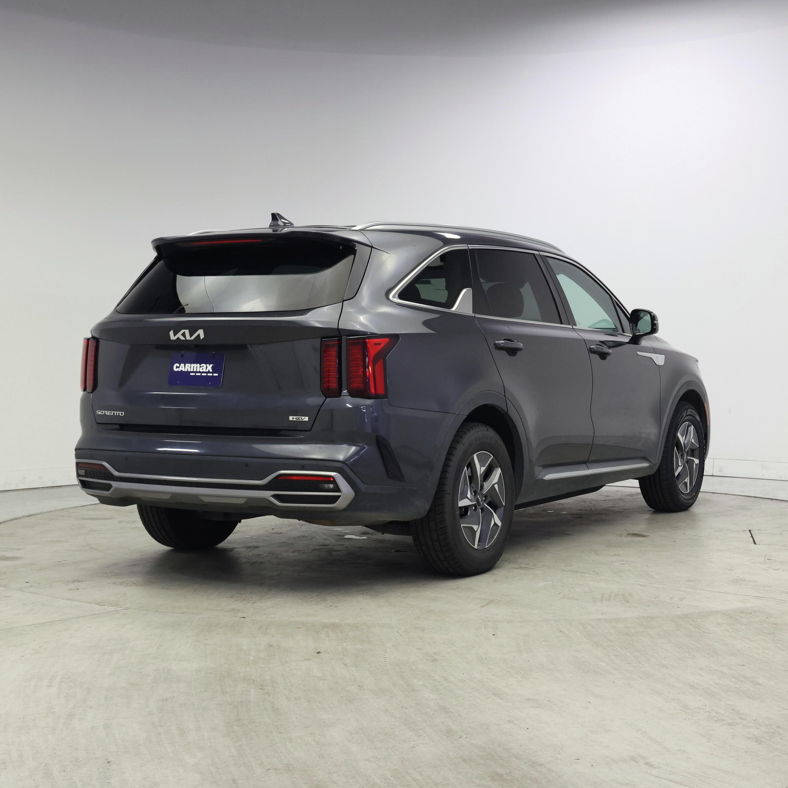Thumbnail: 2023 Kia Sorento - 8