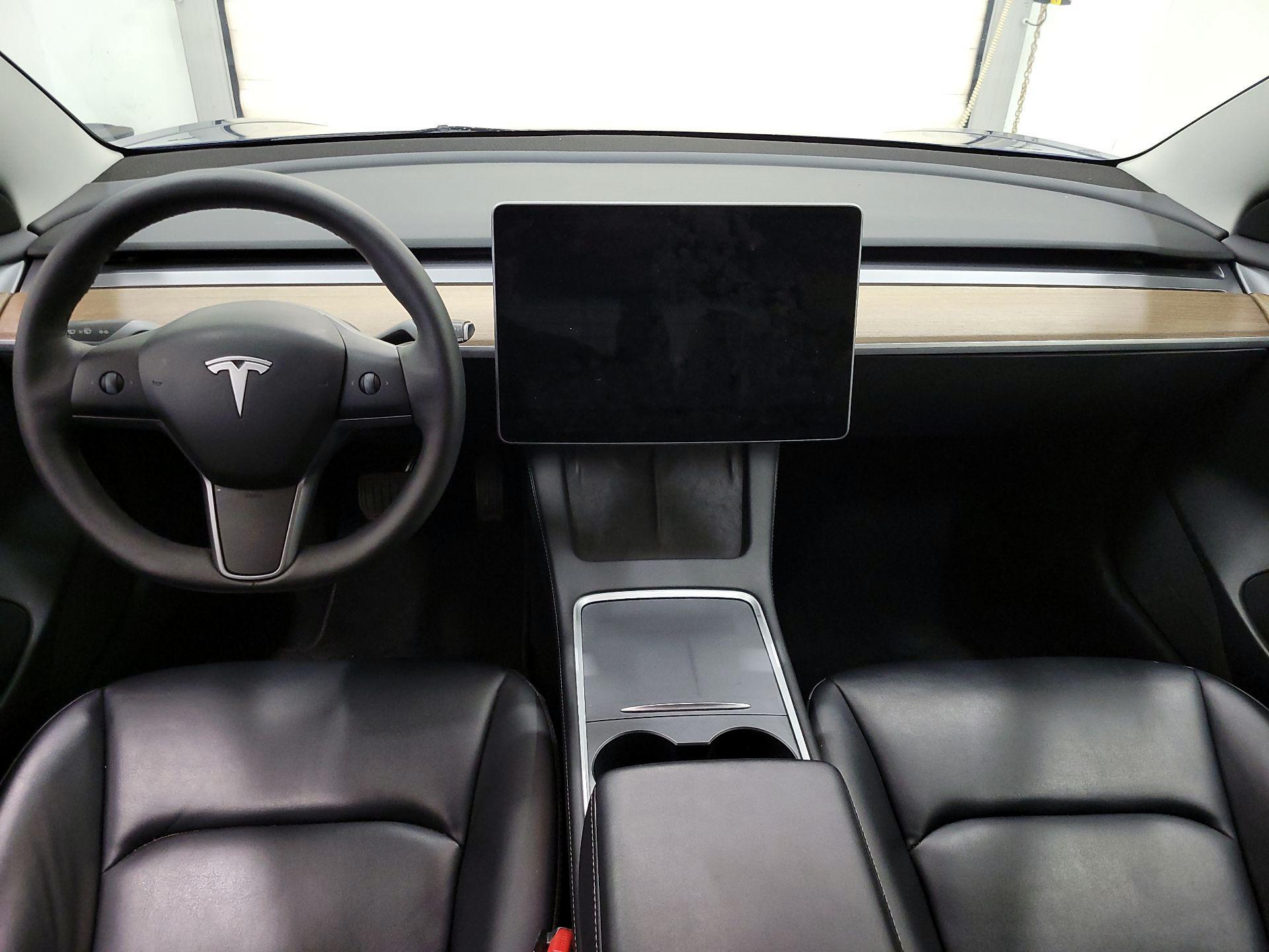 Thumbnail: 2023 Tesla Model 3 - 9