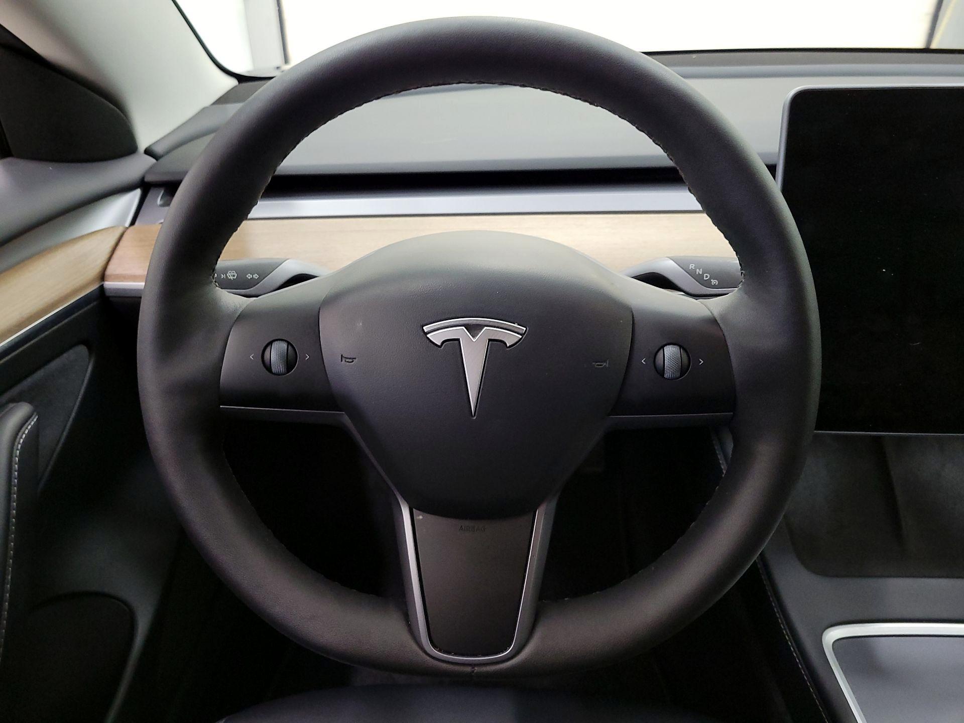 Thumbnail: 2023 Tesla Model 3 - 10