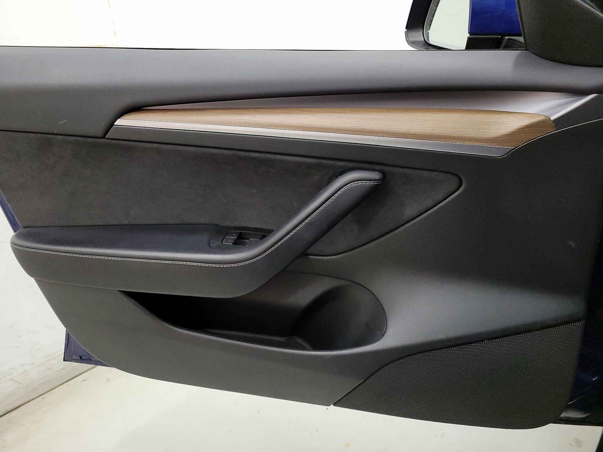 Thumbnail: 2023 Tesla Model 3 - 12