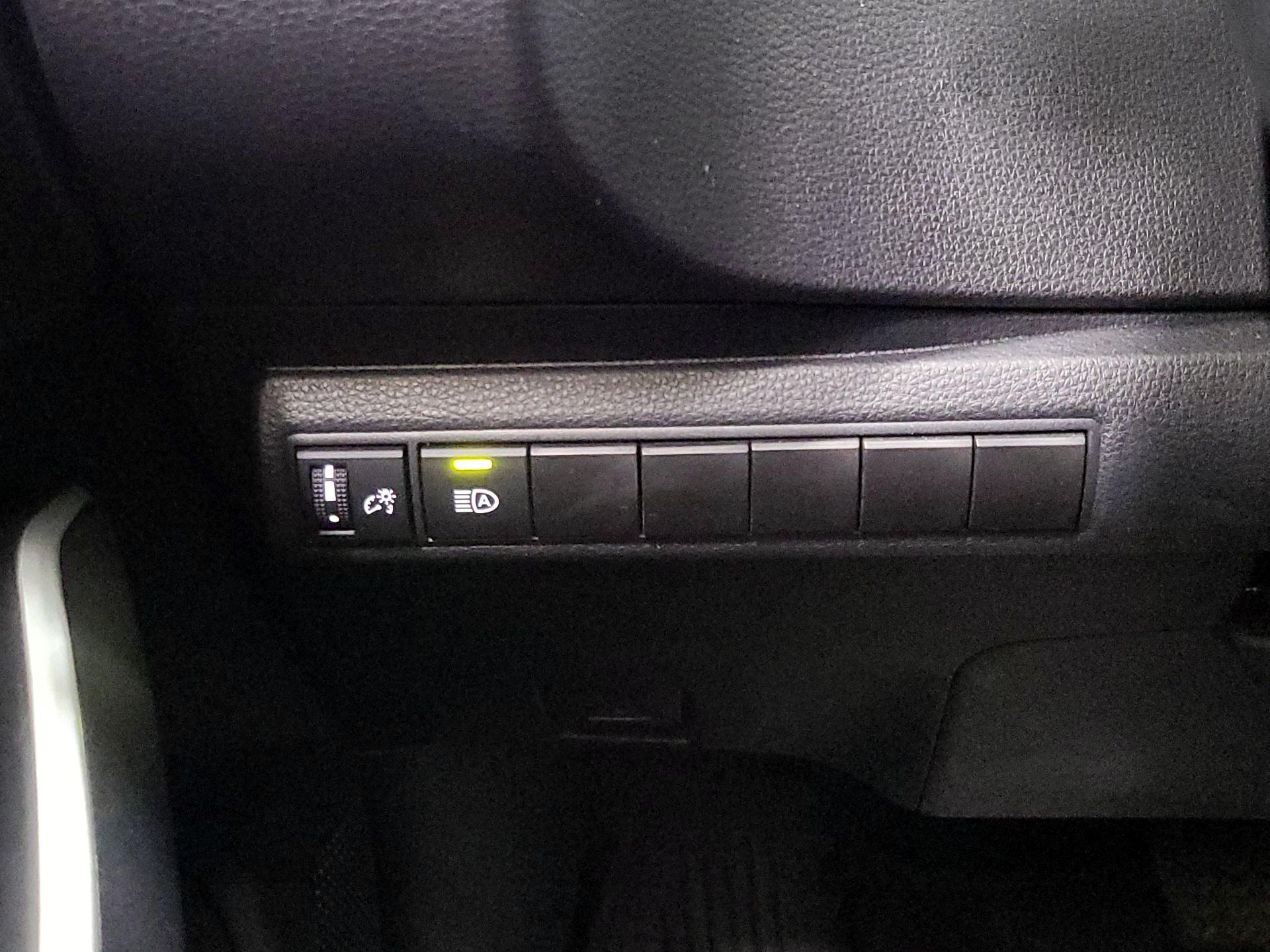 Thumbnail: 2025 Toyota Corolla - 13