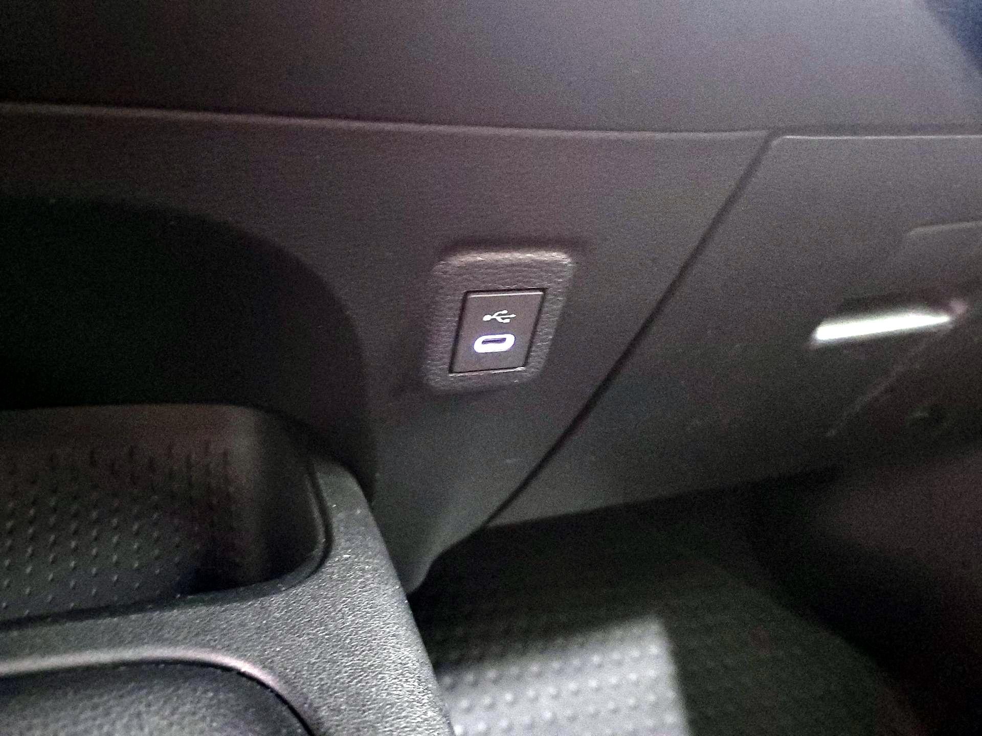 Thumbnail: 2025 Toyota Corolla - 18