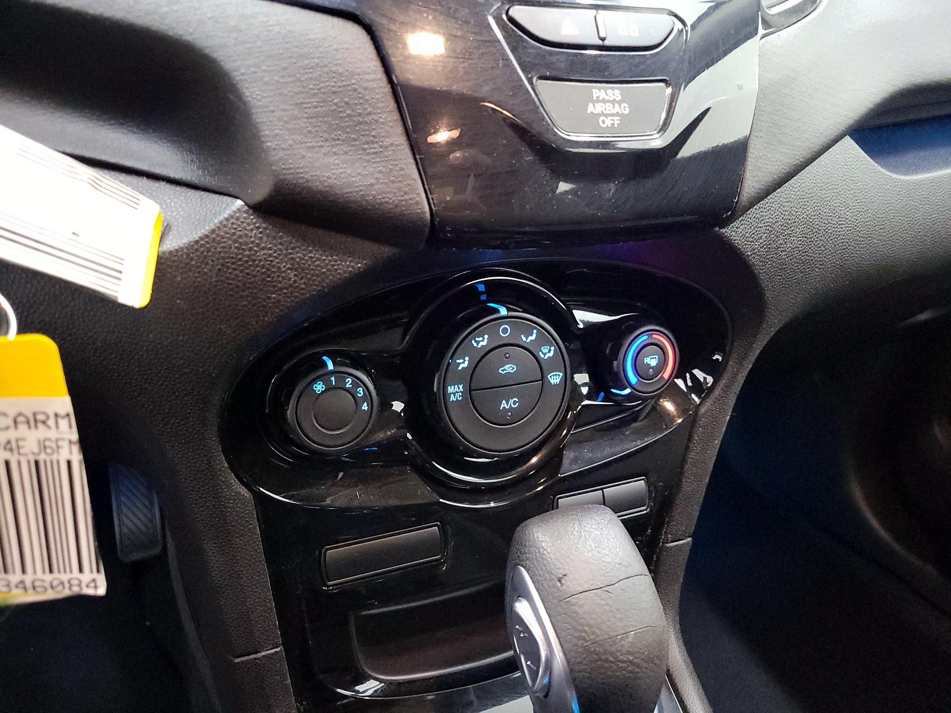 Thumbnail: 2015 Ford Fiesta - 15