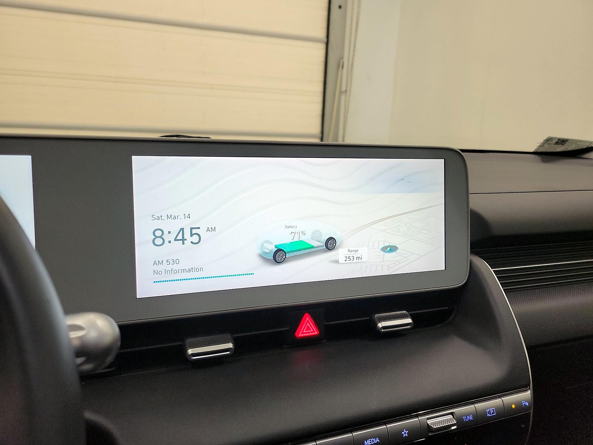 Thumbnail: 2022 Hyundai Ioniq 5 - 16