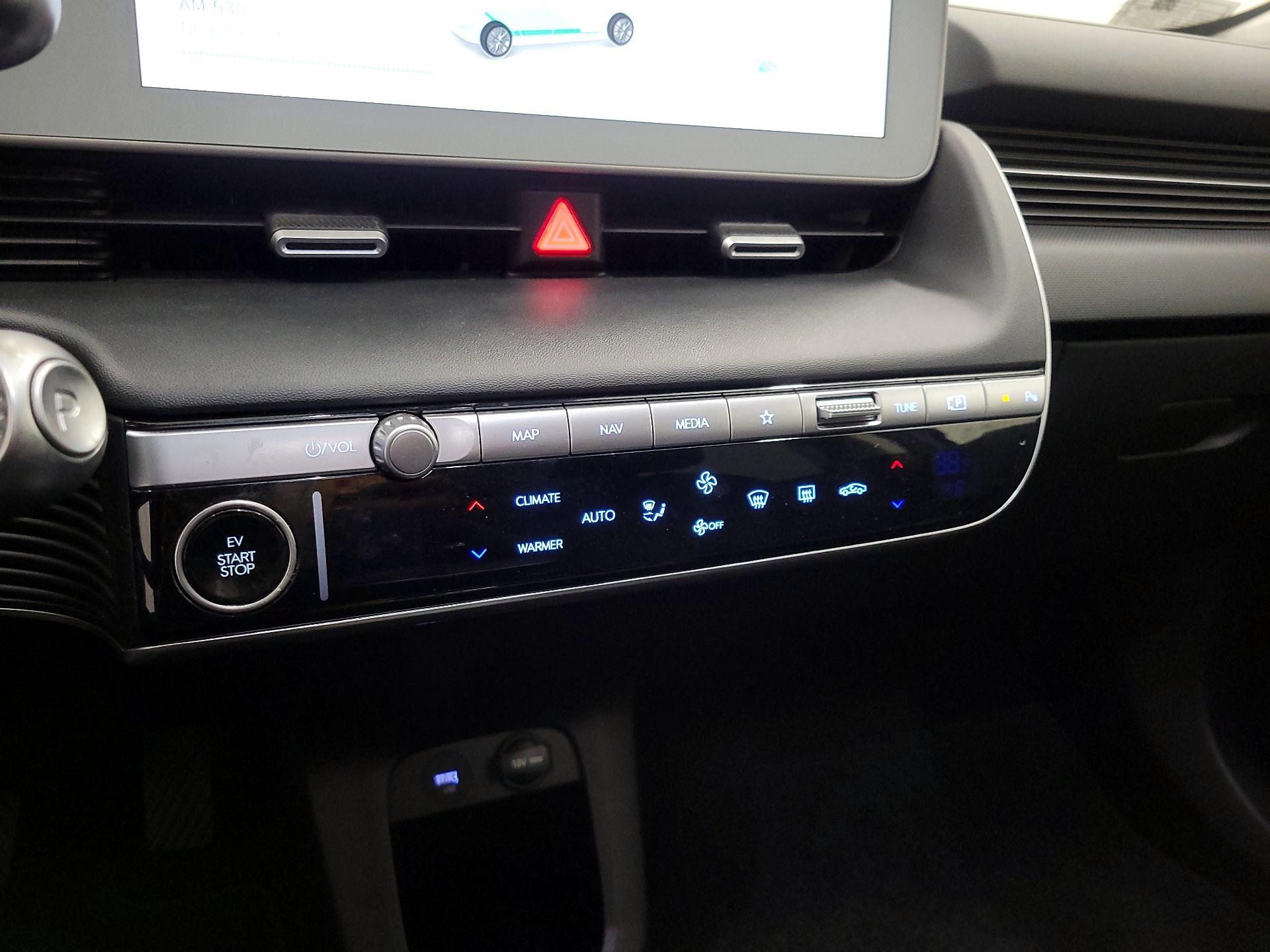 Thumbnail: 2022 Hyundai Ioniq 5 - 17