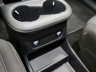 USB/AUX Ports