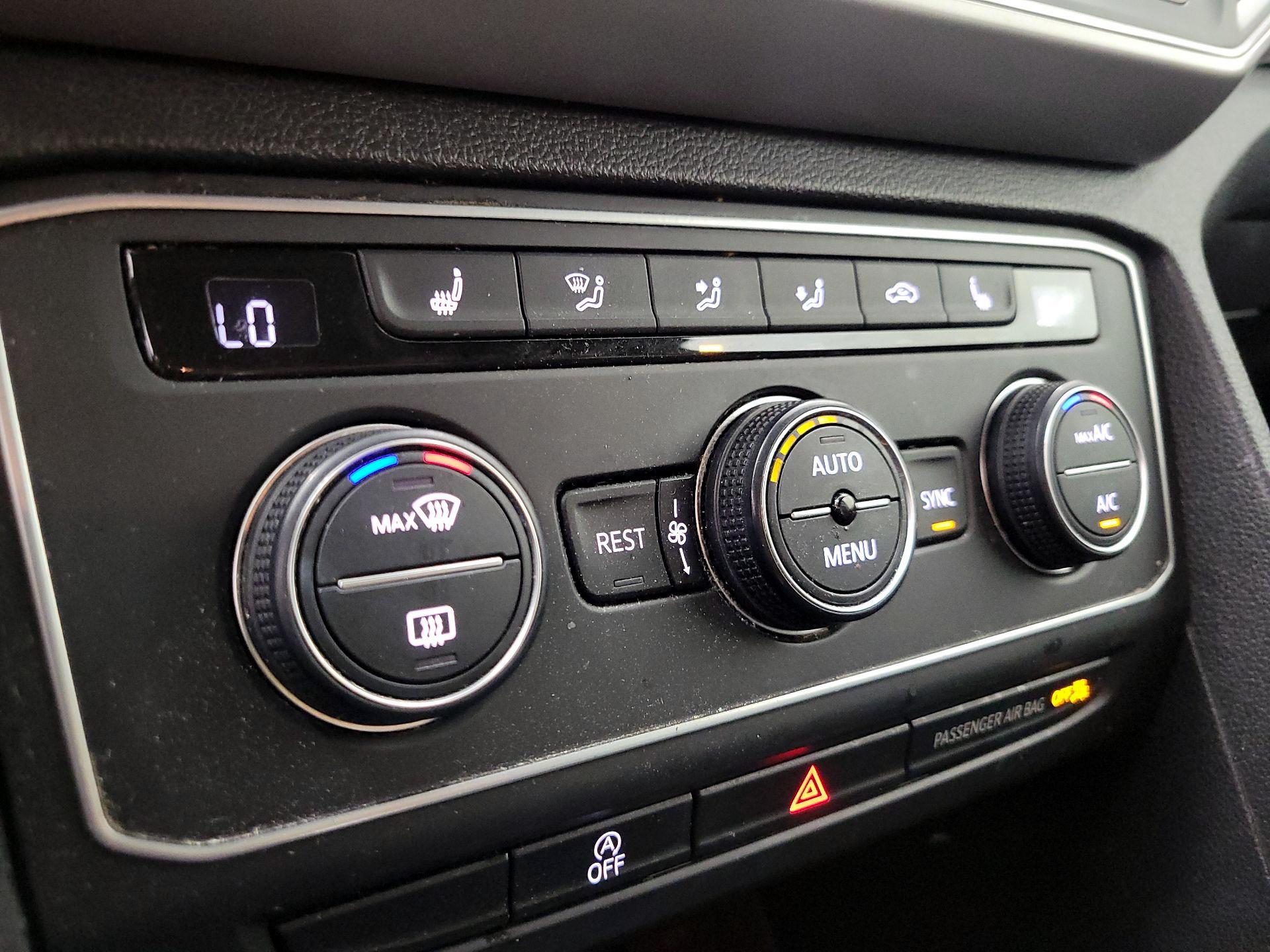 Thumbnail: 2019 Volkswagen Atlas - 16