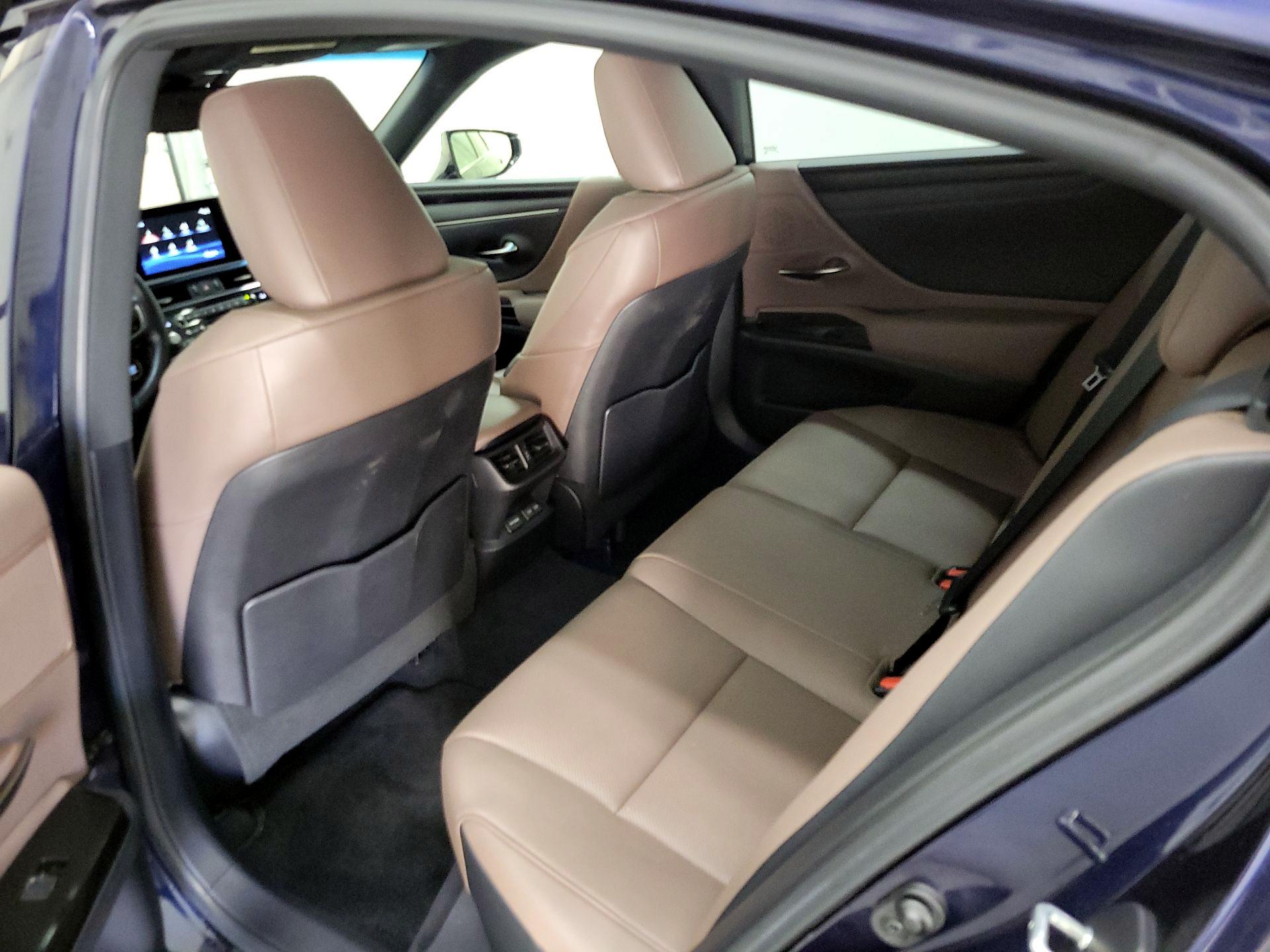 Thumbnail: 2022 Lexus ES - 20