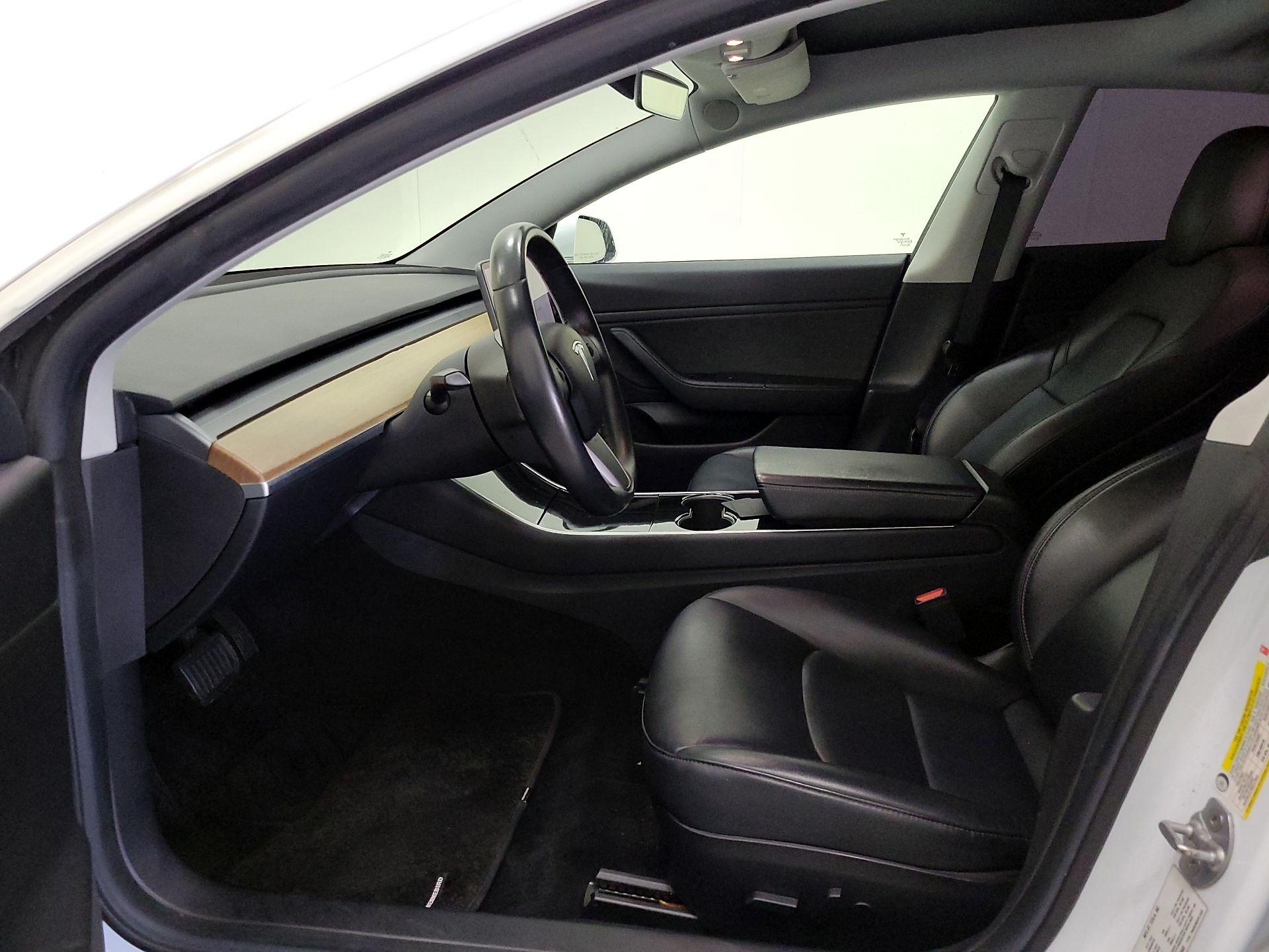 Thumbnail: 2019 Tesla Model 3 - 11