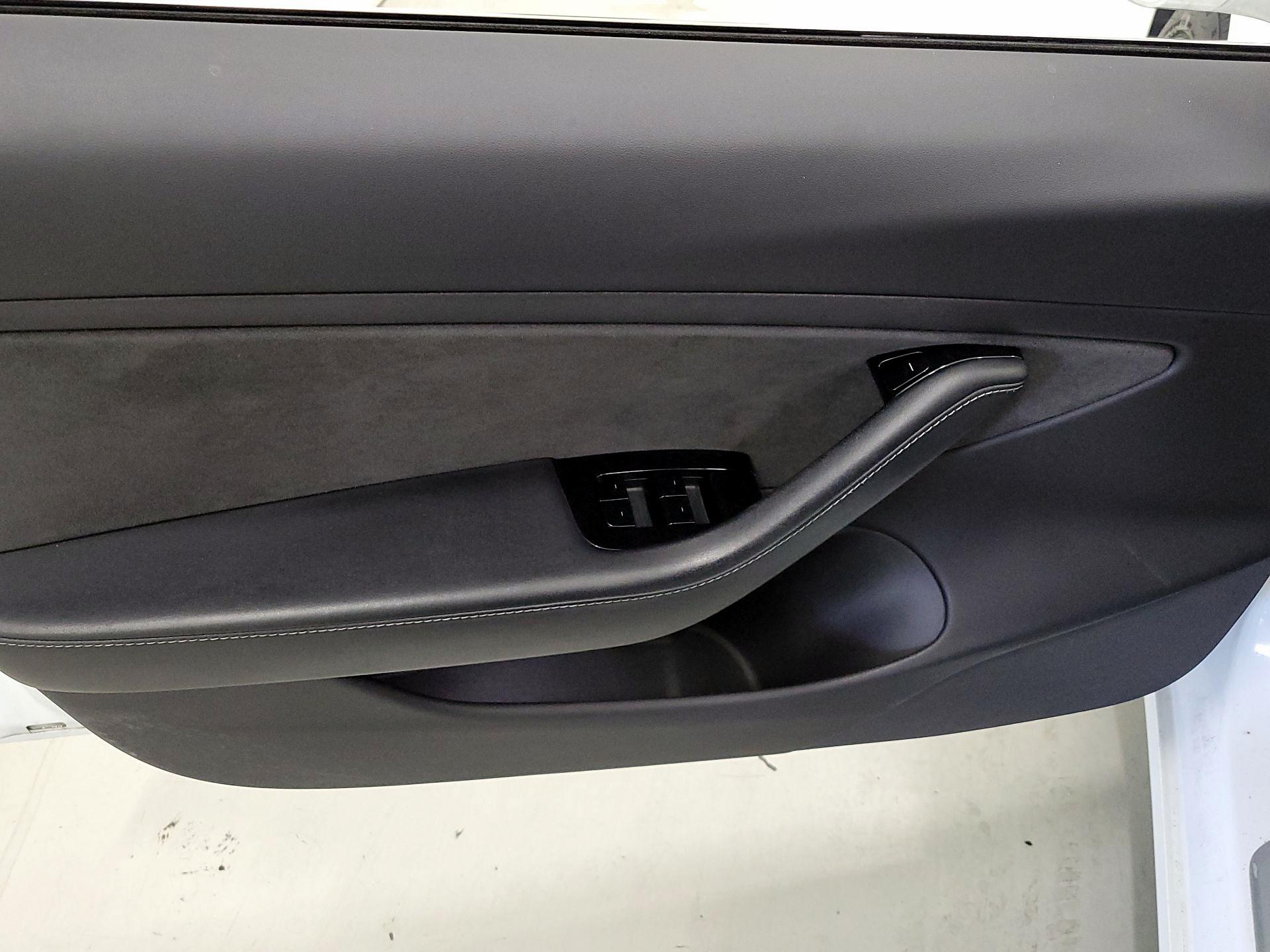 Thumbnail: 2019 Tesla Model 3 - 12
