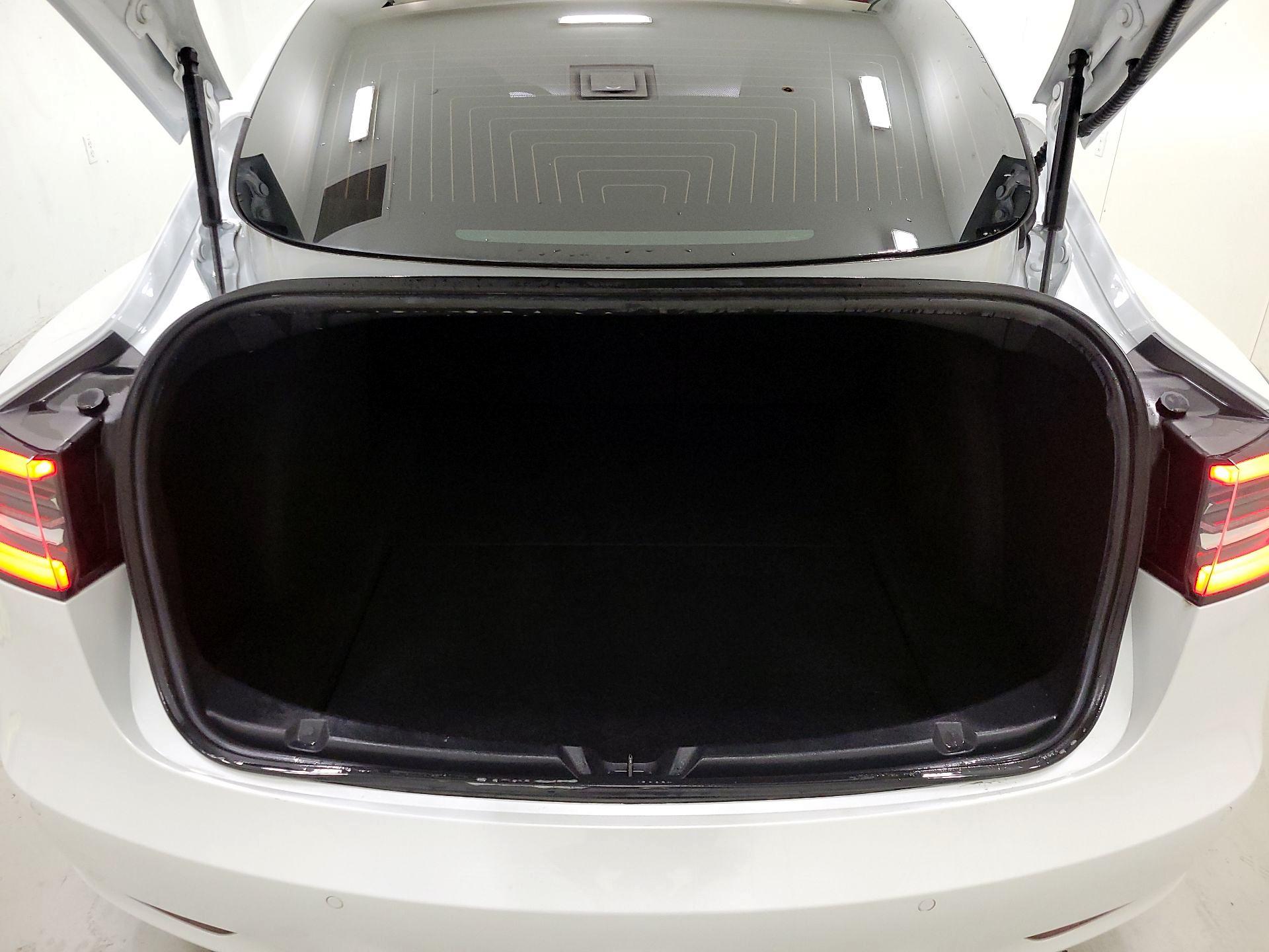 Thumbnail: 2019 Tesla Model 3 - 20