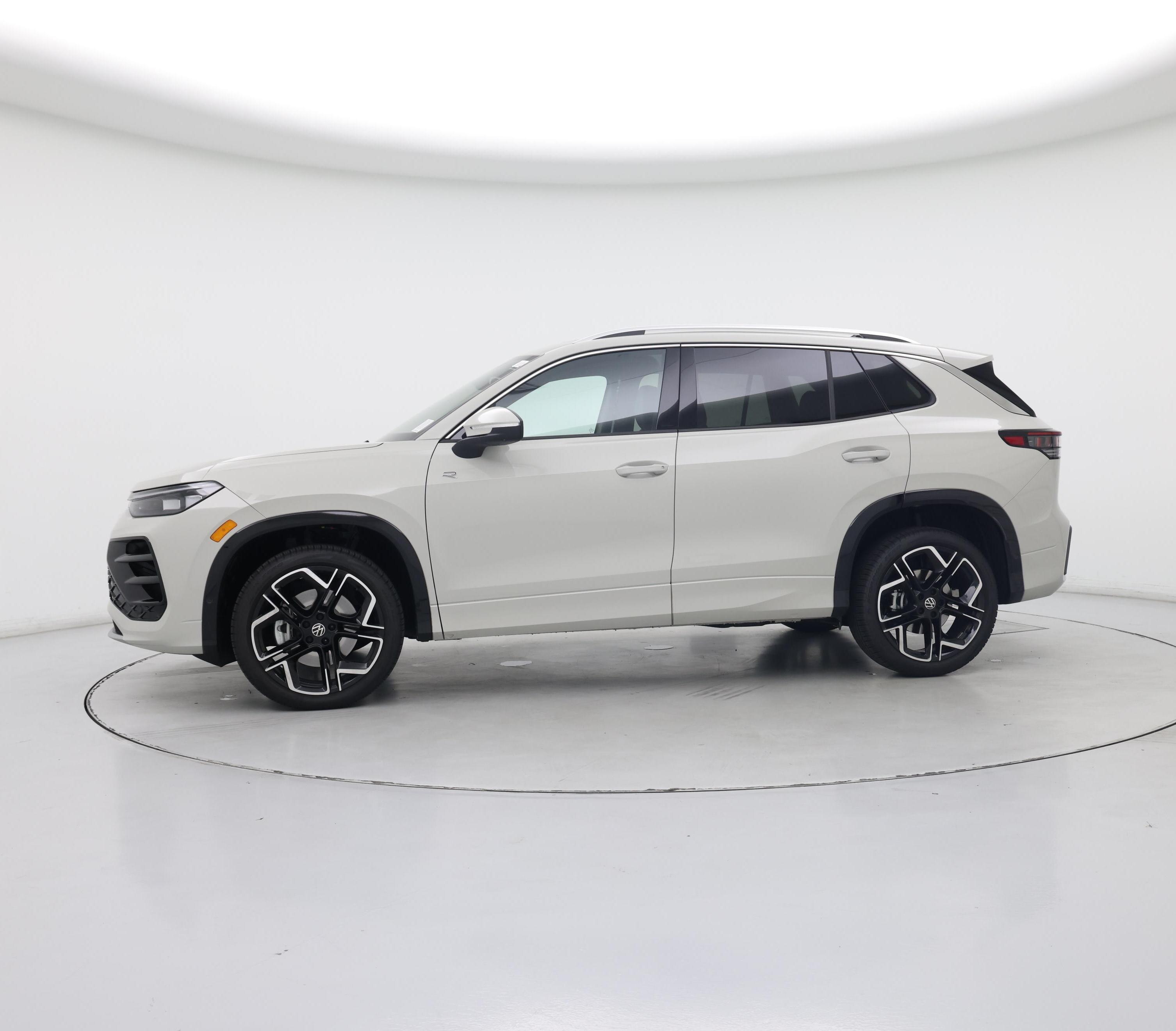 Thumbnail: 2026 Volkswagen Tiguan - 3