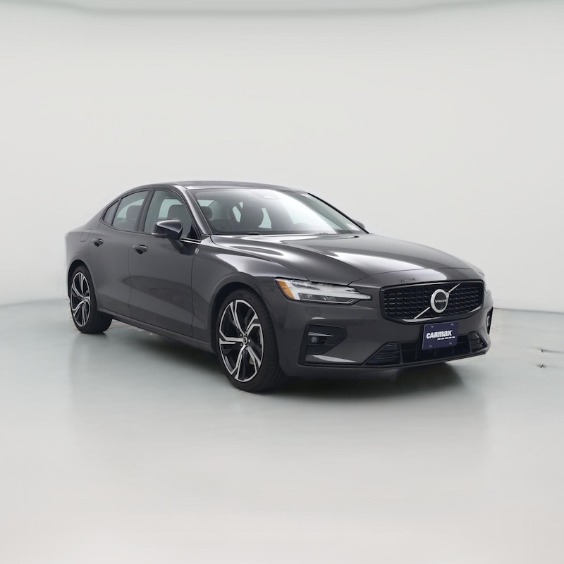 2024 Volvo S60 B5 Plus Dark Theme