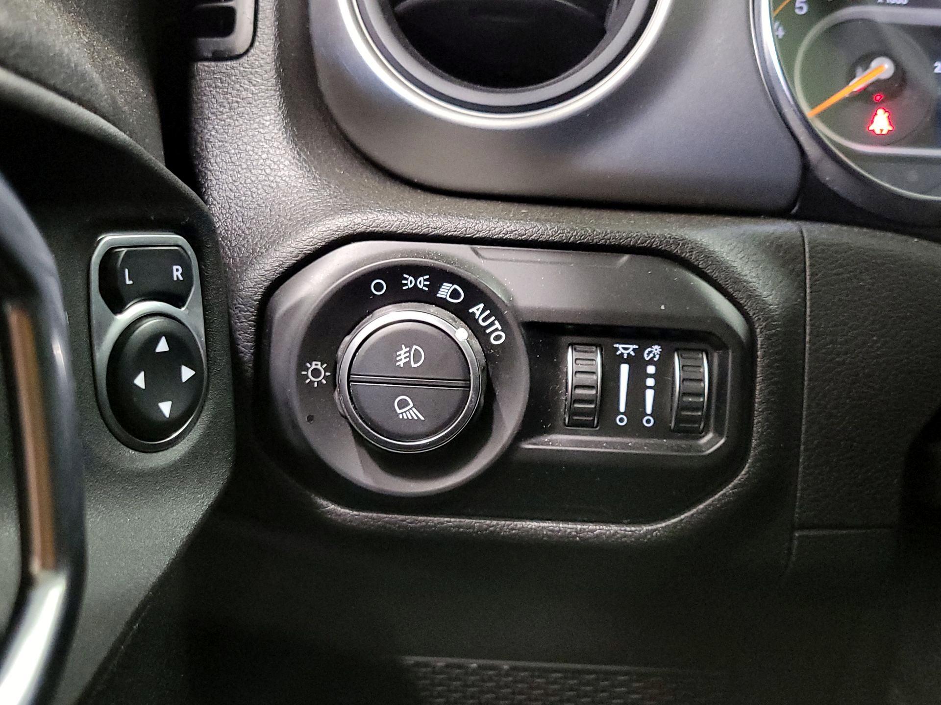 Thumbnail: 2021 Jeep Gladiator - 13