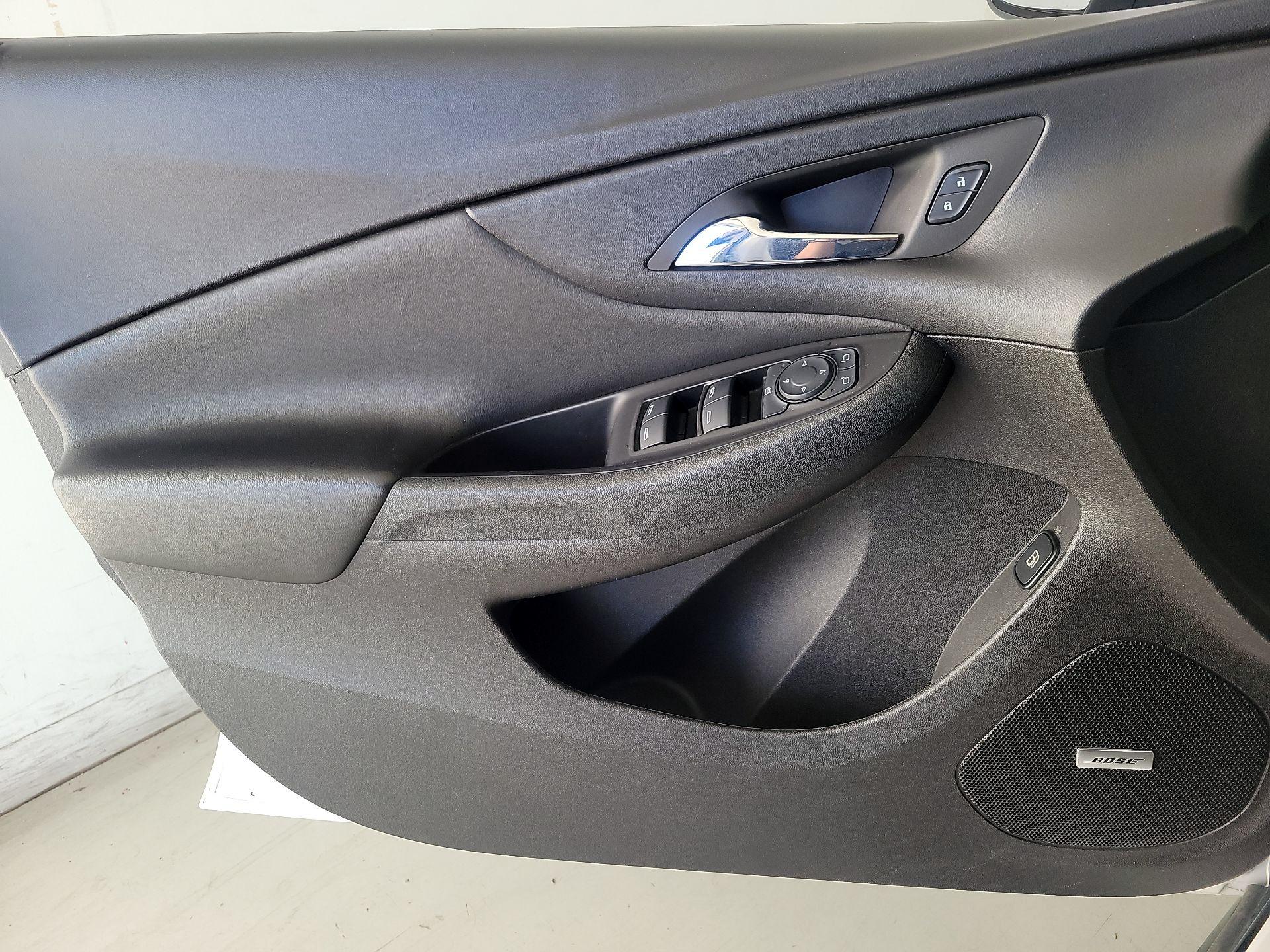 Thumbnail: 2017 Chevrolet Volt - 12