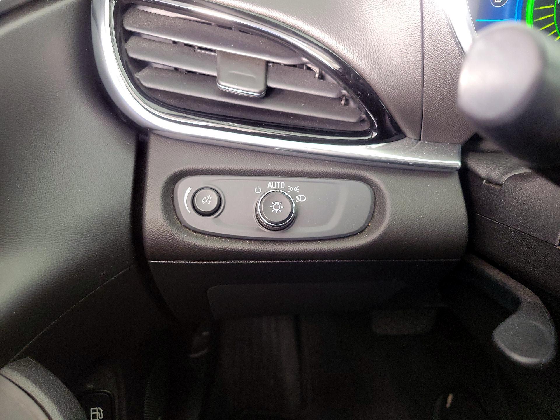 Thumbnail: 2017 Chevrolet Volt - 13