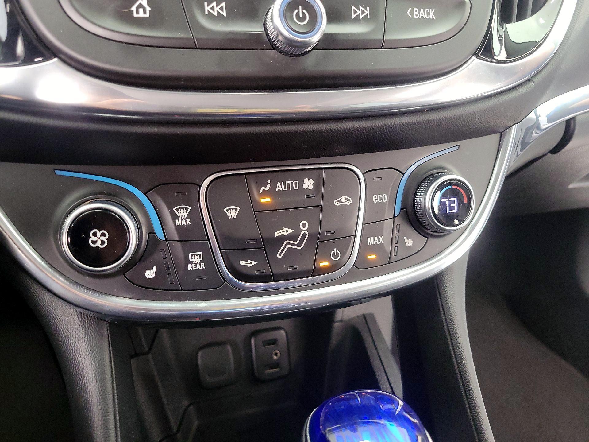 Thumbnail: 2017 Chevrolet Volt - 17