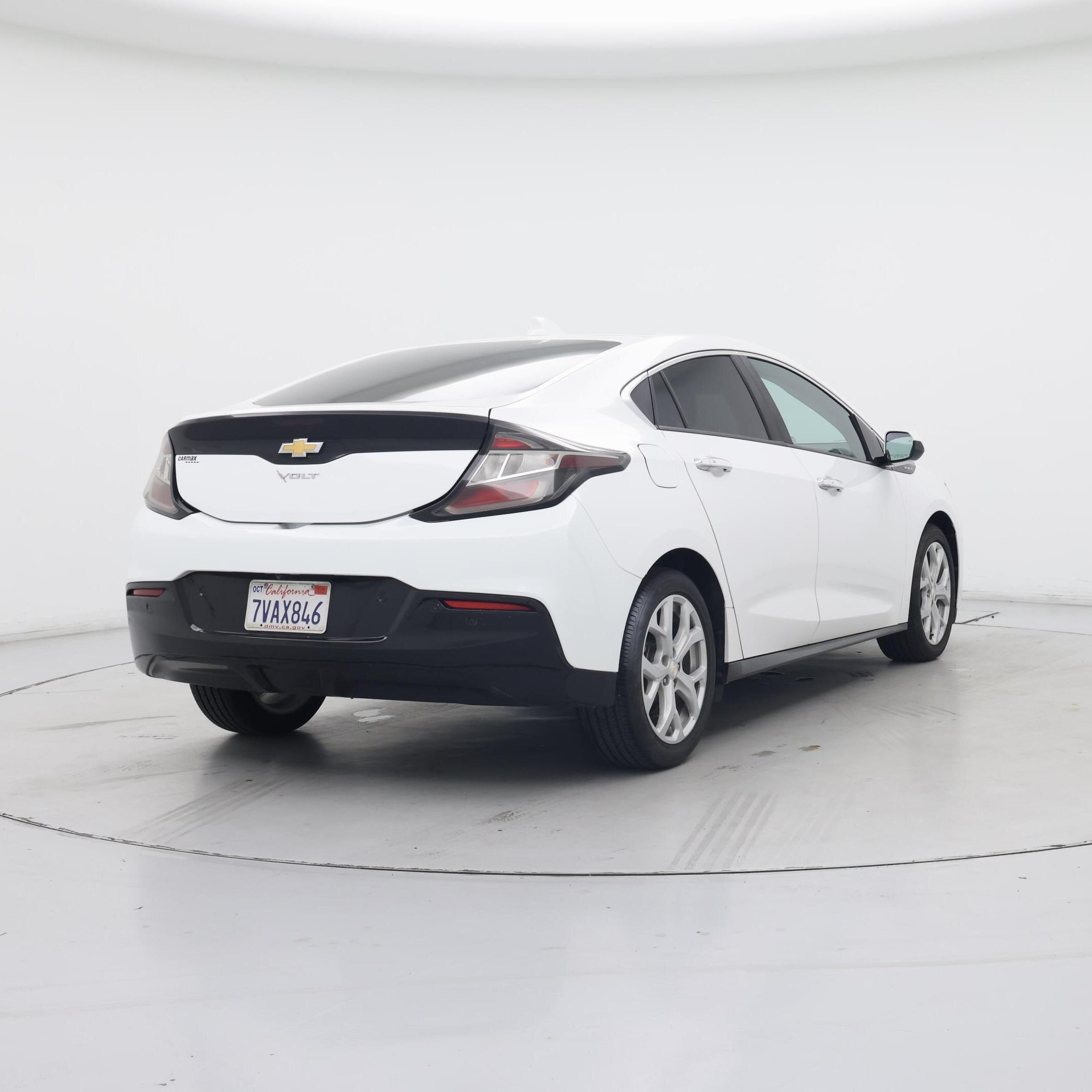 Thumbnail: 2017 Chevrolet Volt - 8